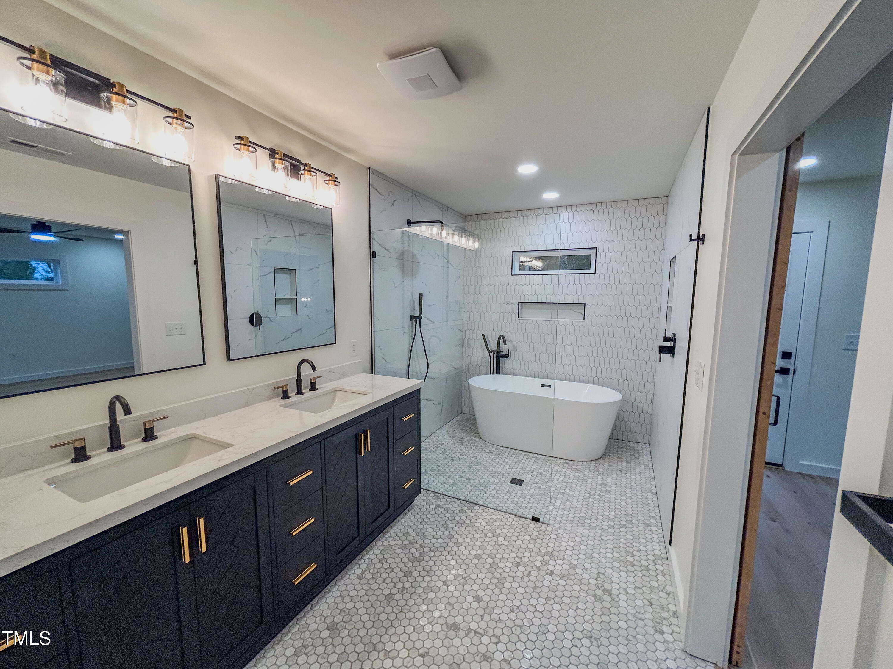 410 Chamberlin Avenue Property Photo 17