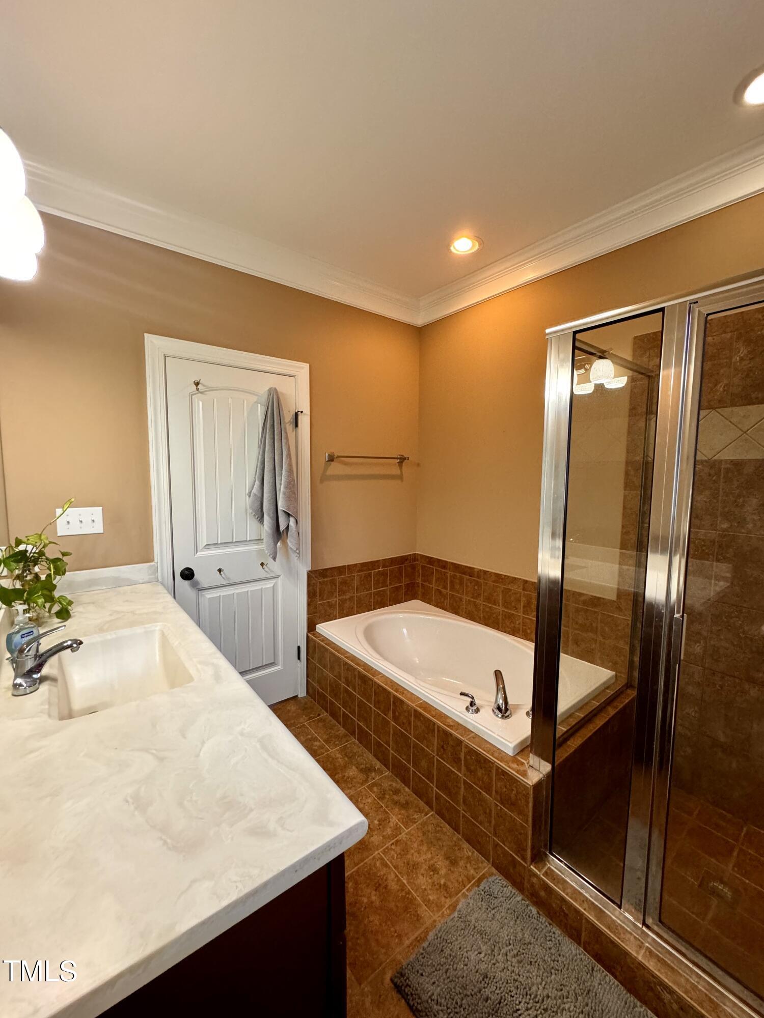 609 Craig Street # 100 Property Photo 11