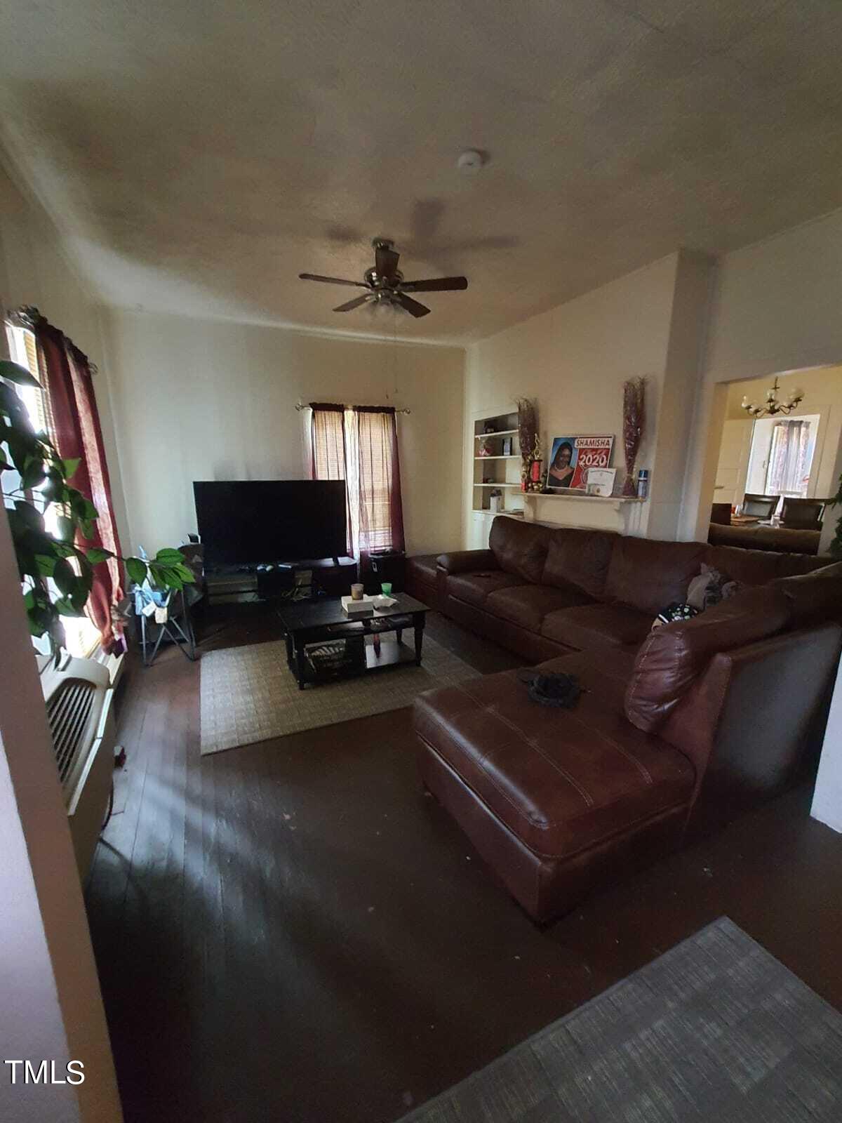 239 Gary Street Property Photo 3