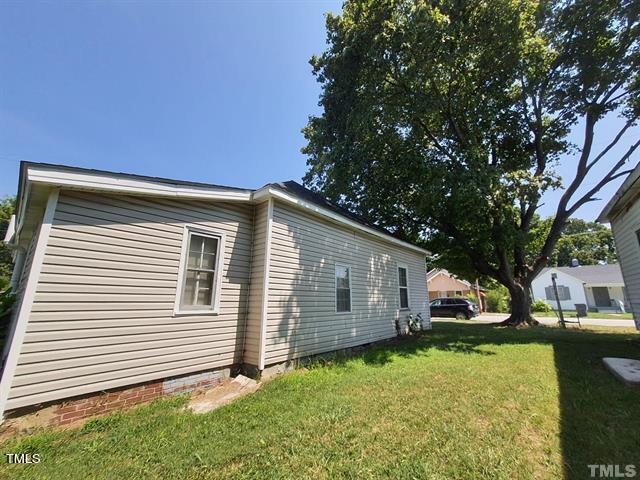 239 Gary Street Property Photo 8