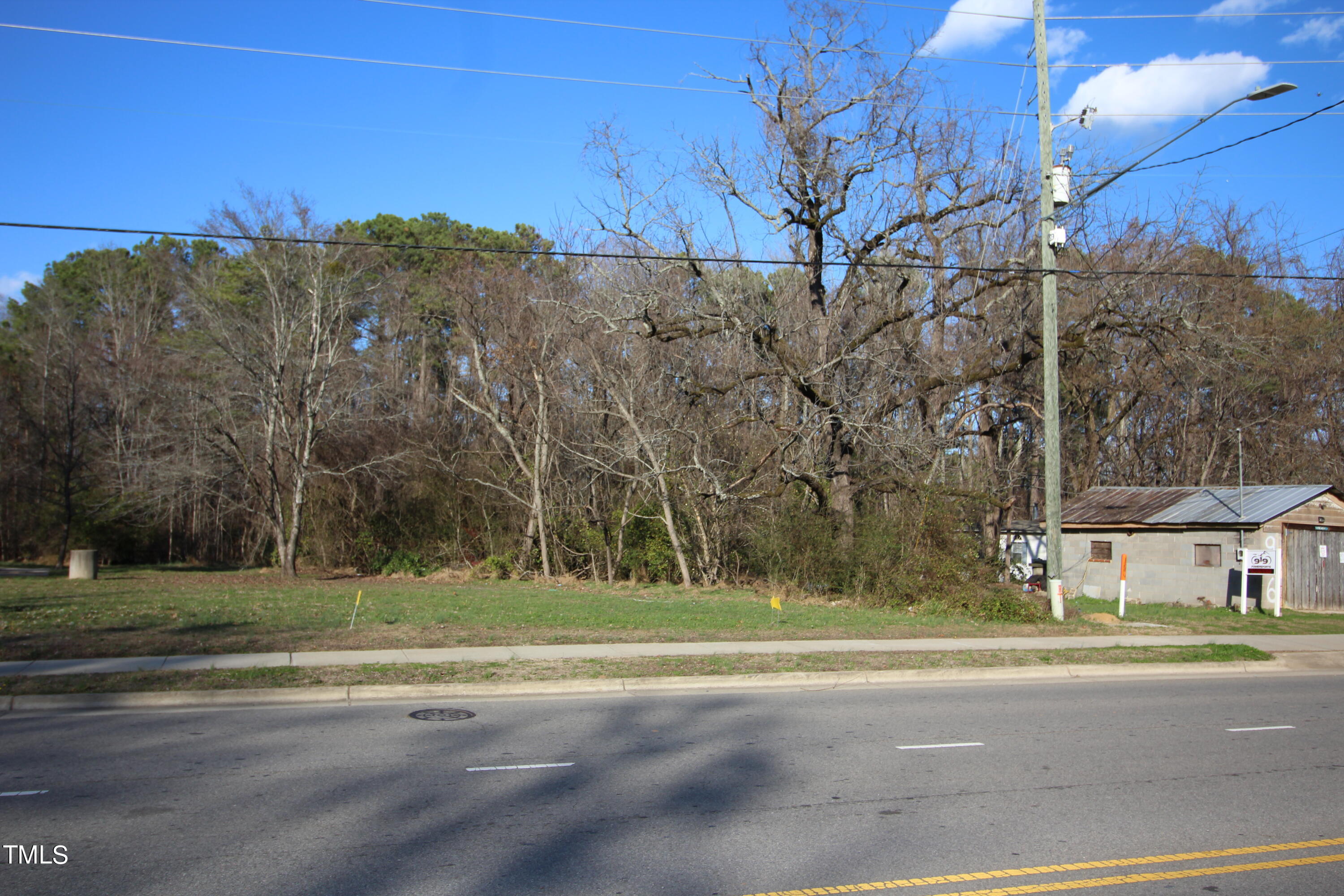 920 W Holly Springs Road Property Photo 2