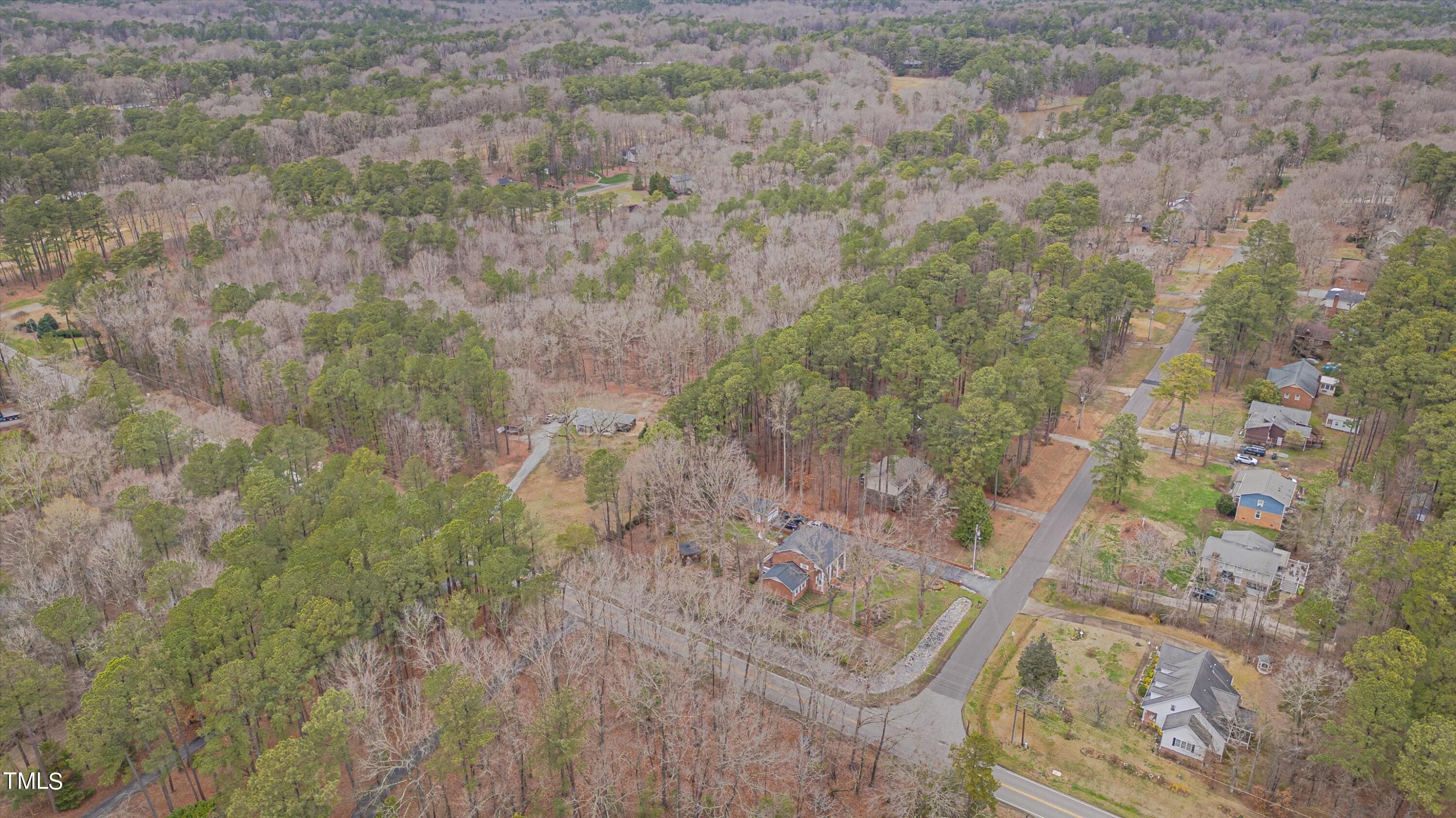 2222 Umstead Road Property Photo 9