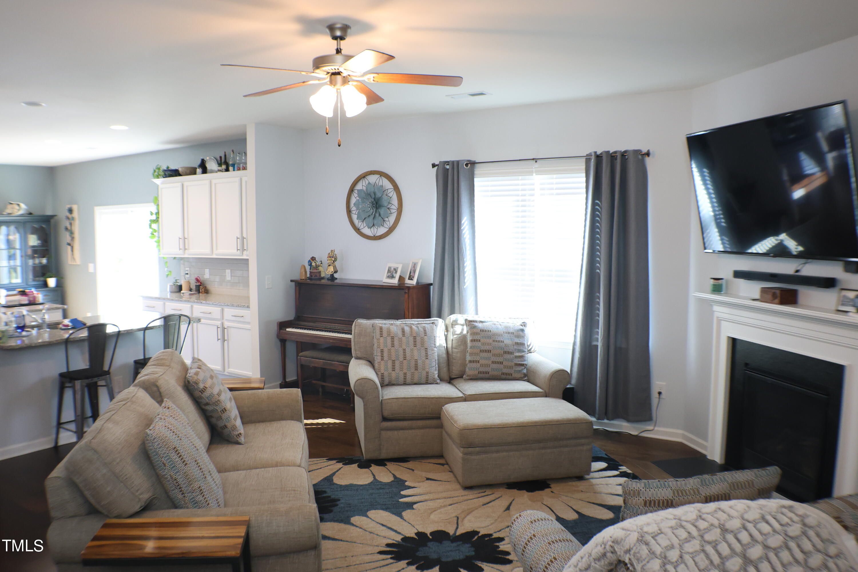 275 Sapphire Road Property Photo 8