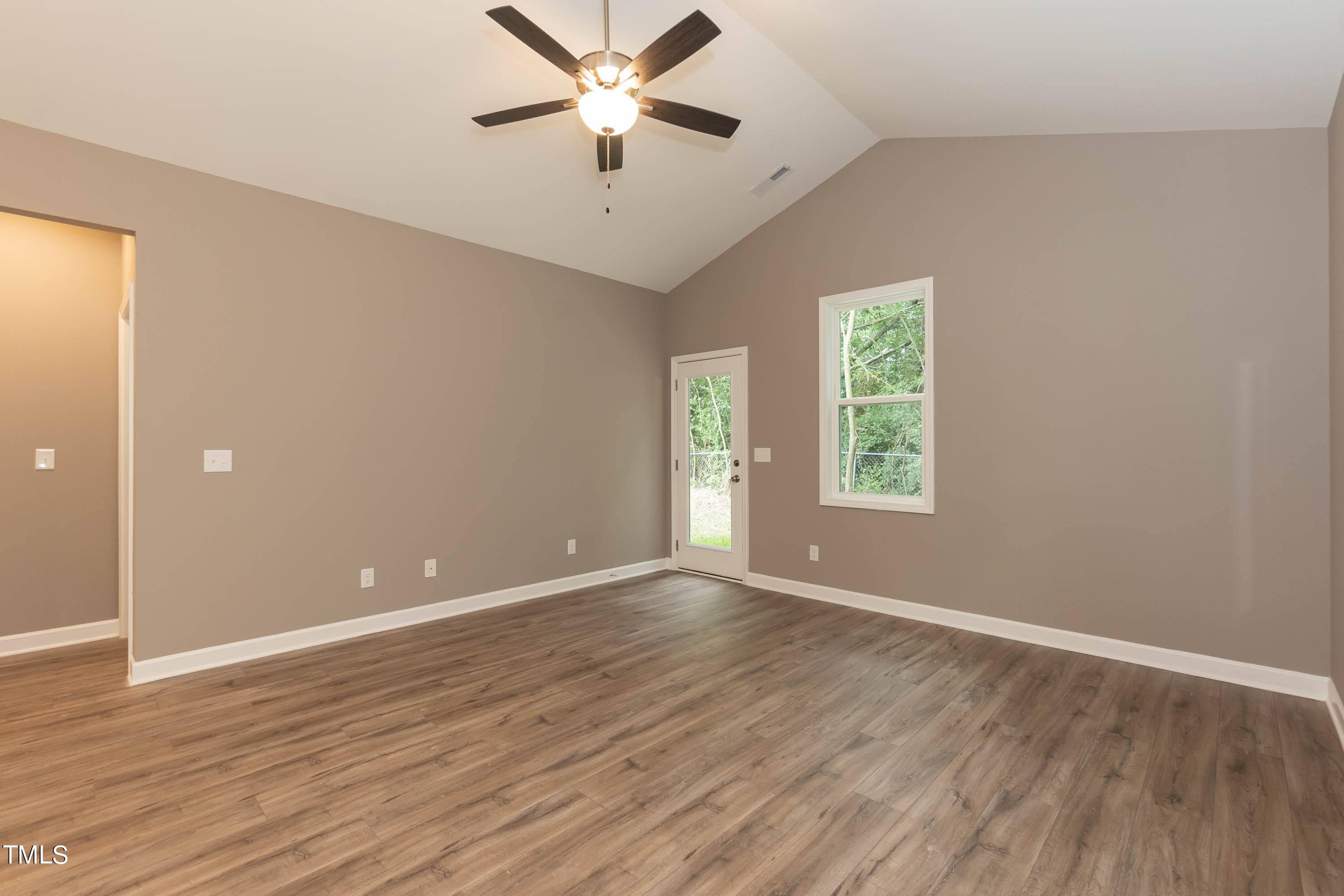 809 E Edgerton Street Property Photo 12