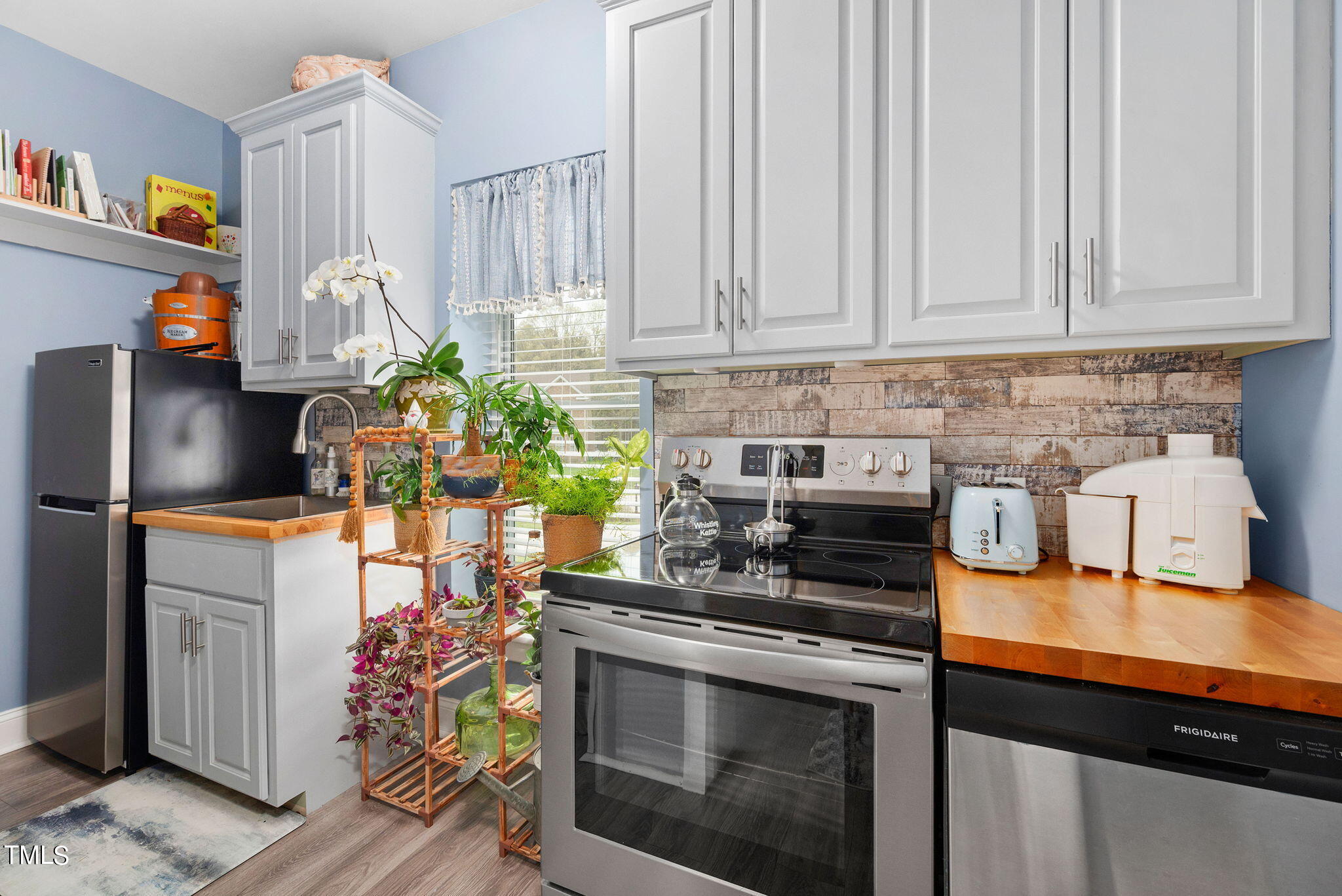 169 Skippers Landing Property Photo 11