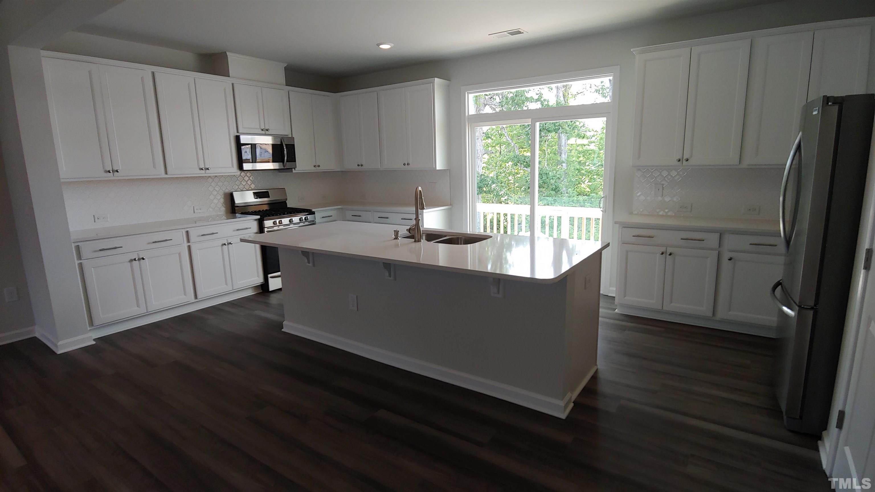 2943 Sunflower Road Property Photo 4