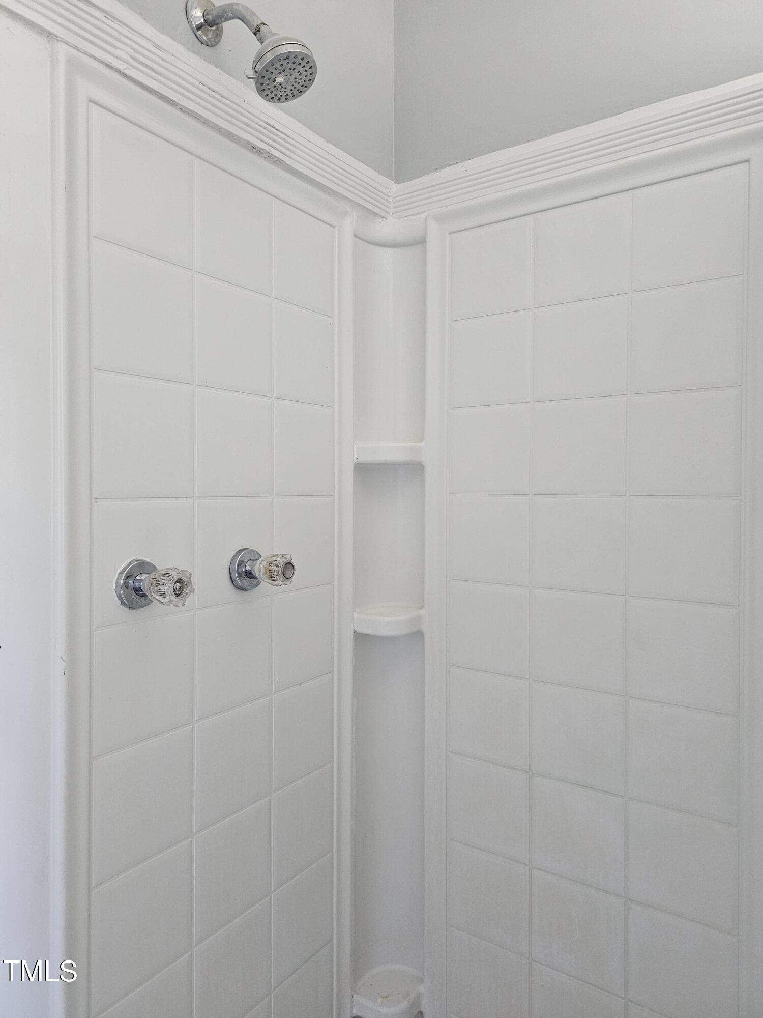 910 Marshall Street Property Photo 6