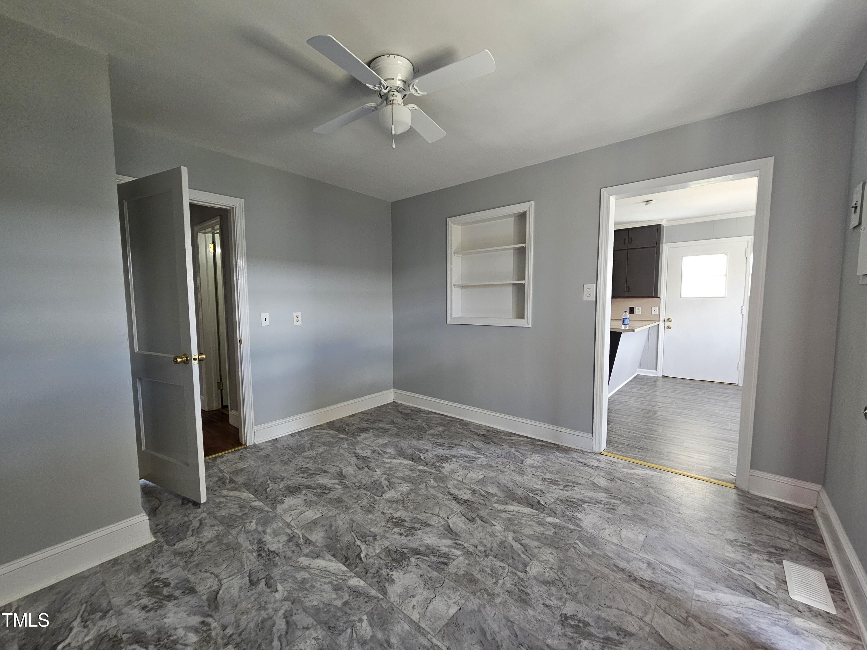 910 Marshall Street Property Photo 33