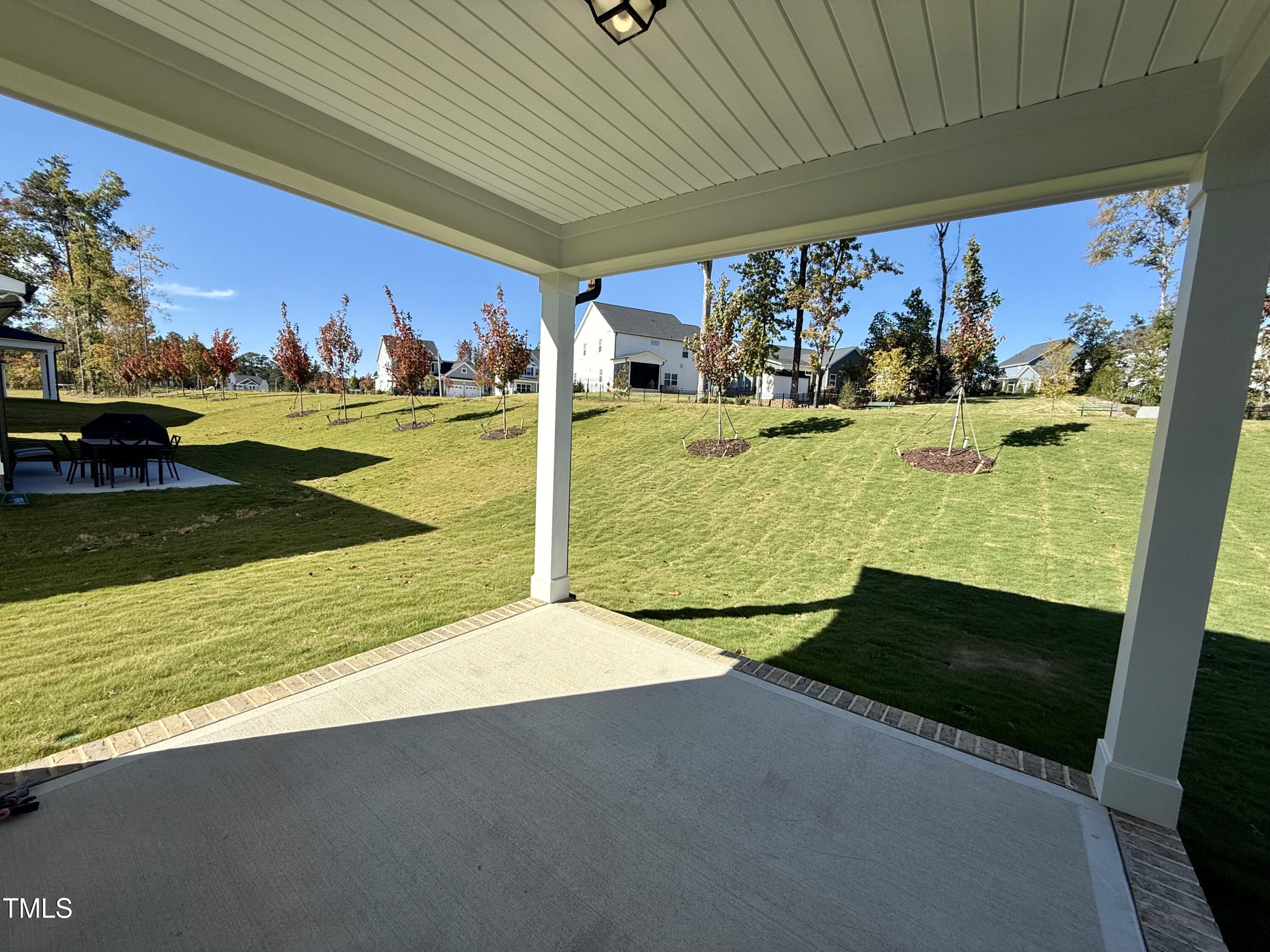 512 Jones Bluff Way Property Photo 7