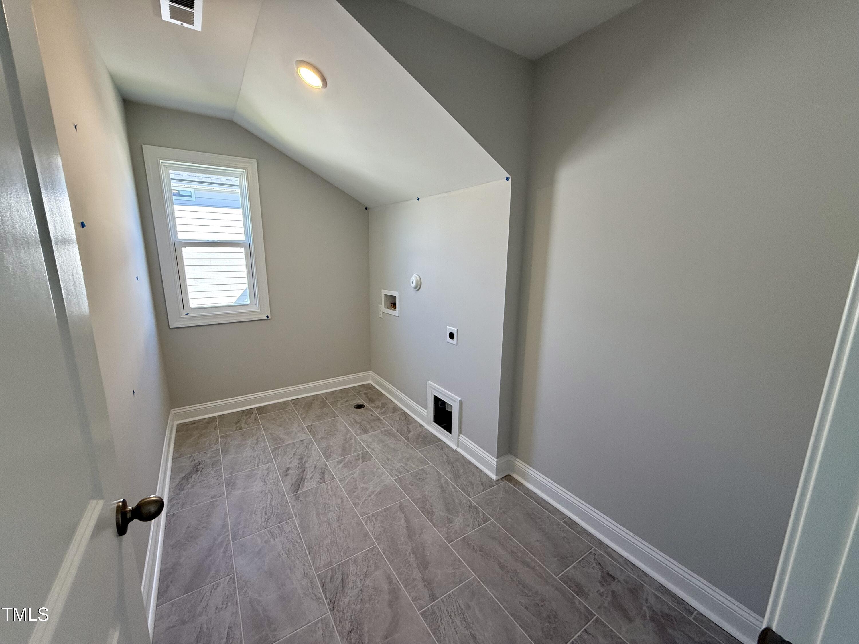 512 Jones Bluff Way Property Photo 12