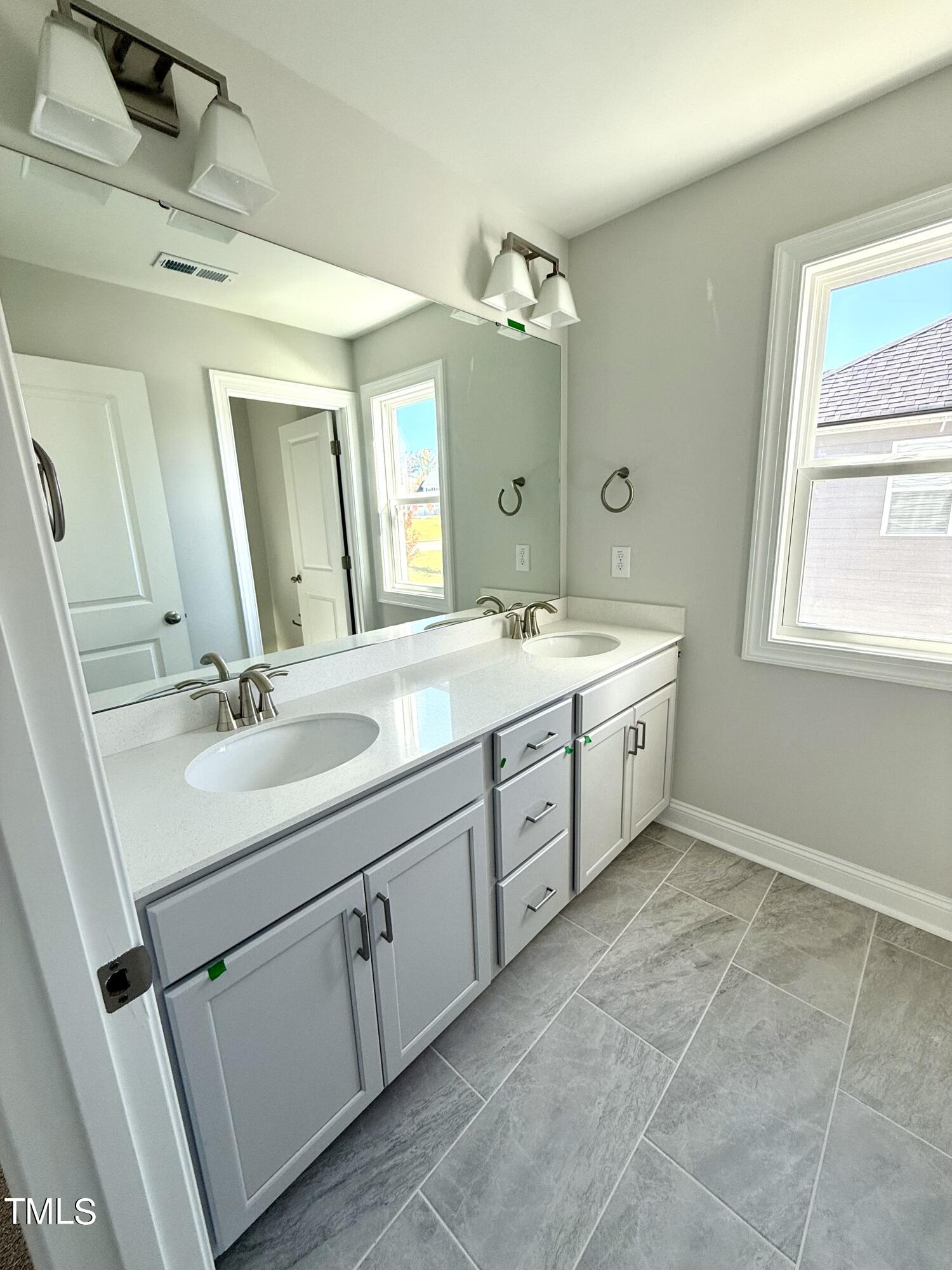 512 Jones Bluff Way Property Photo 16