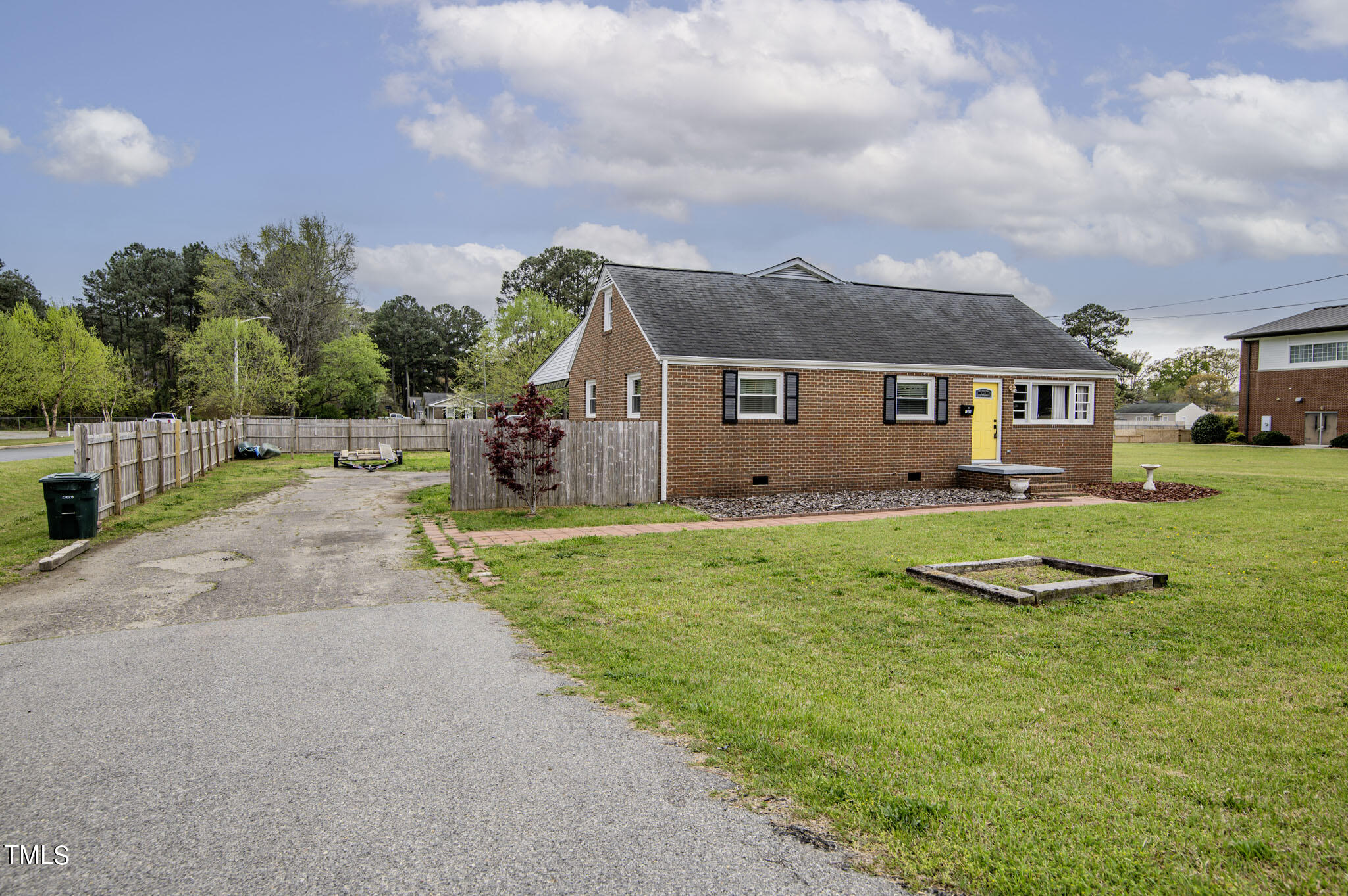 1309 Bolling Road Property Photo 2