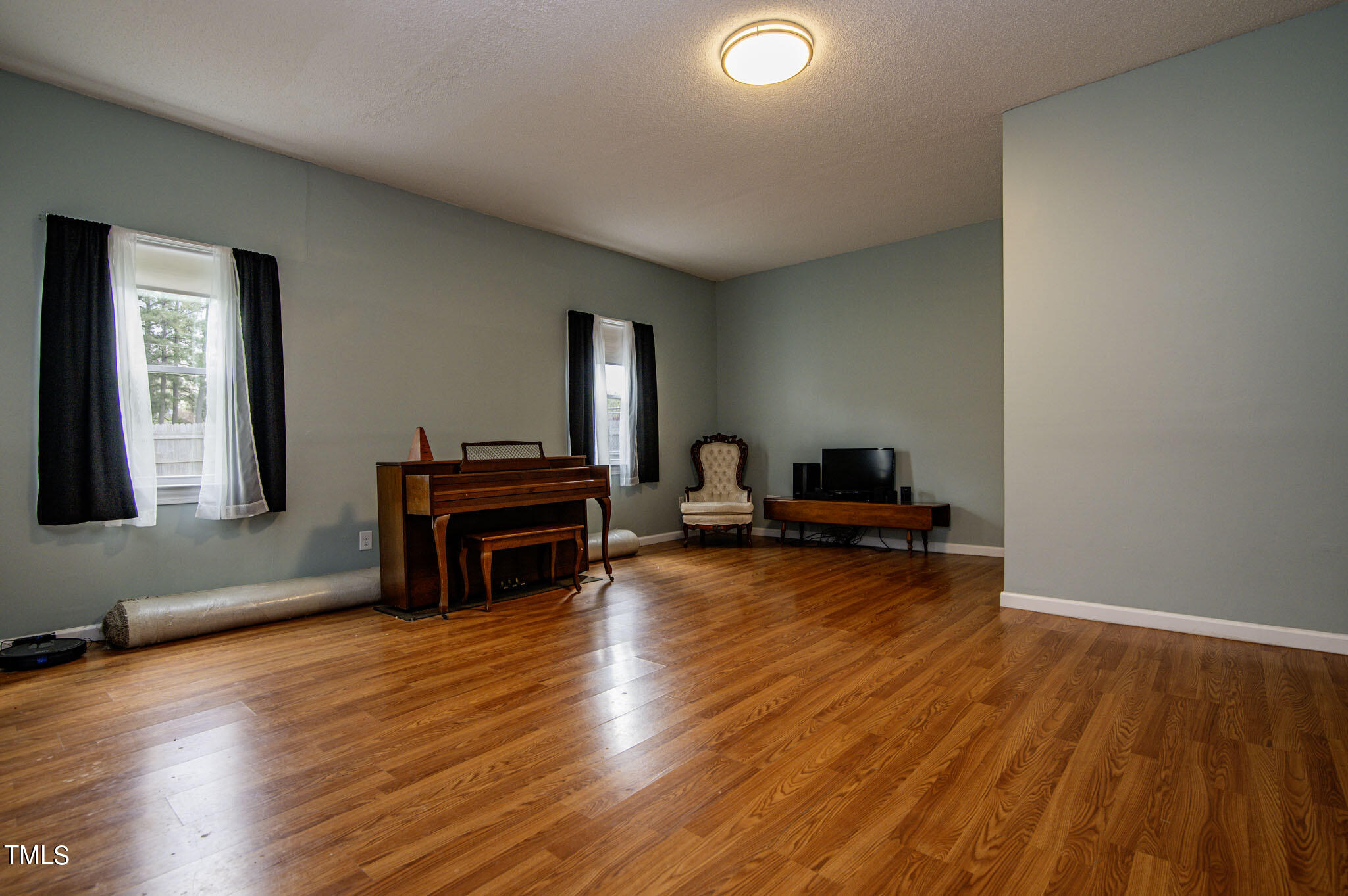 1309 Bolling Road Property Photo 10