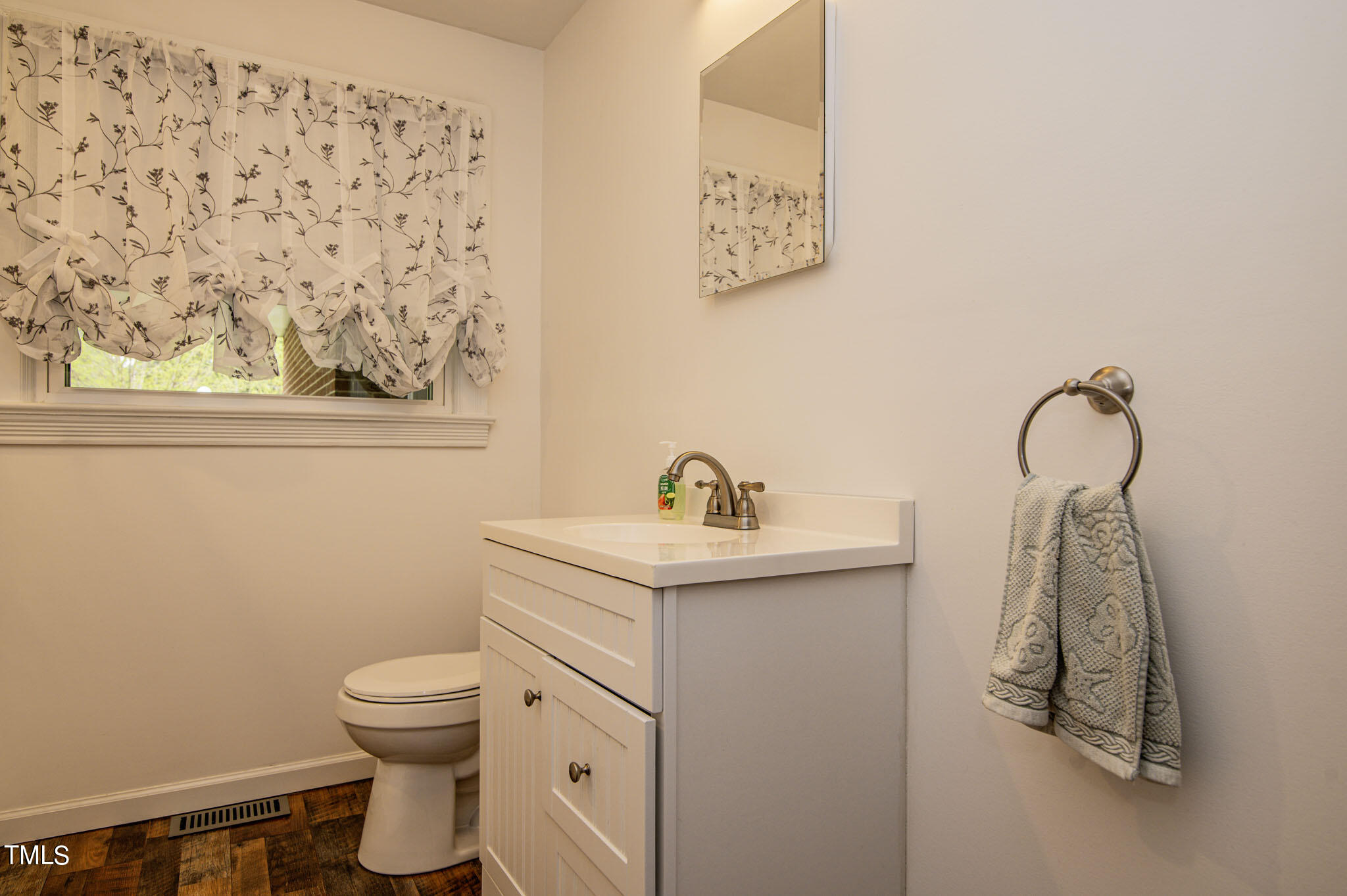 1309 Bolling Road Property Photo 21