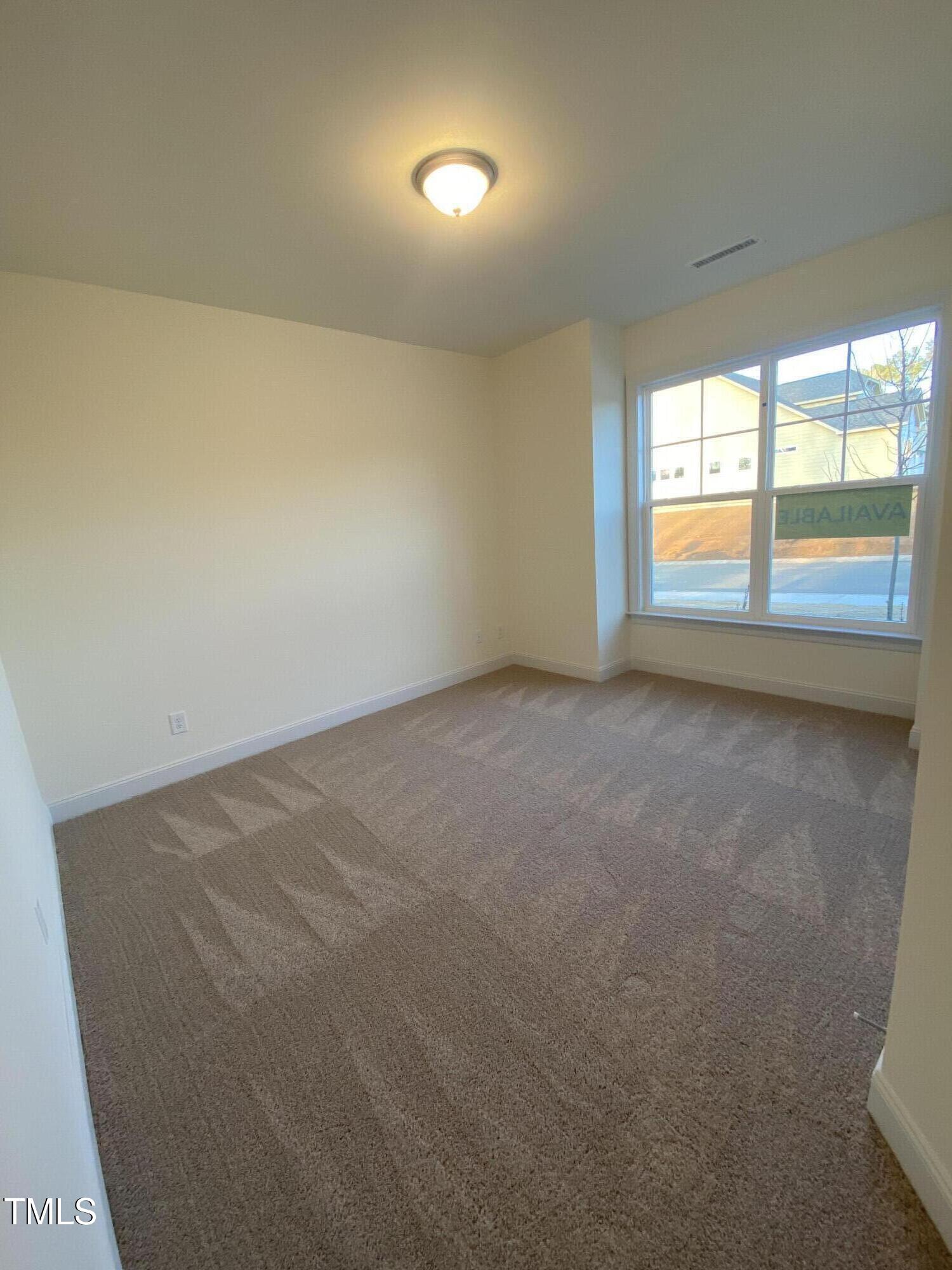 150 Sawtooth Oak Lane Property Photo 4