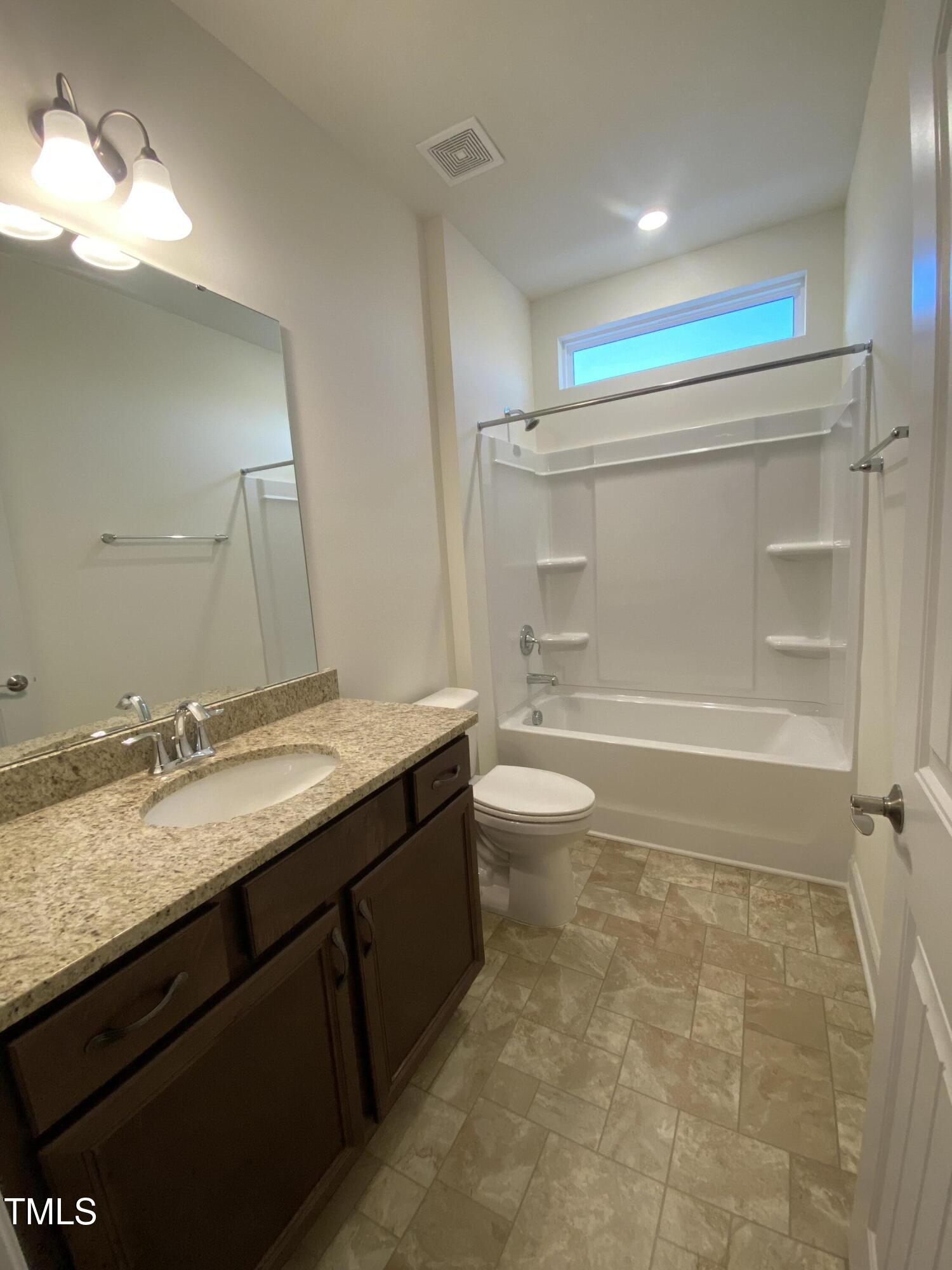 150 Sawtooth Oak Lane Property Photo 5