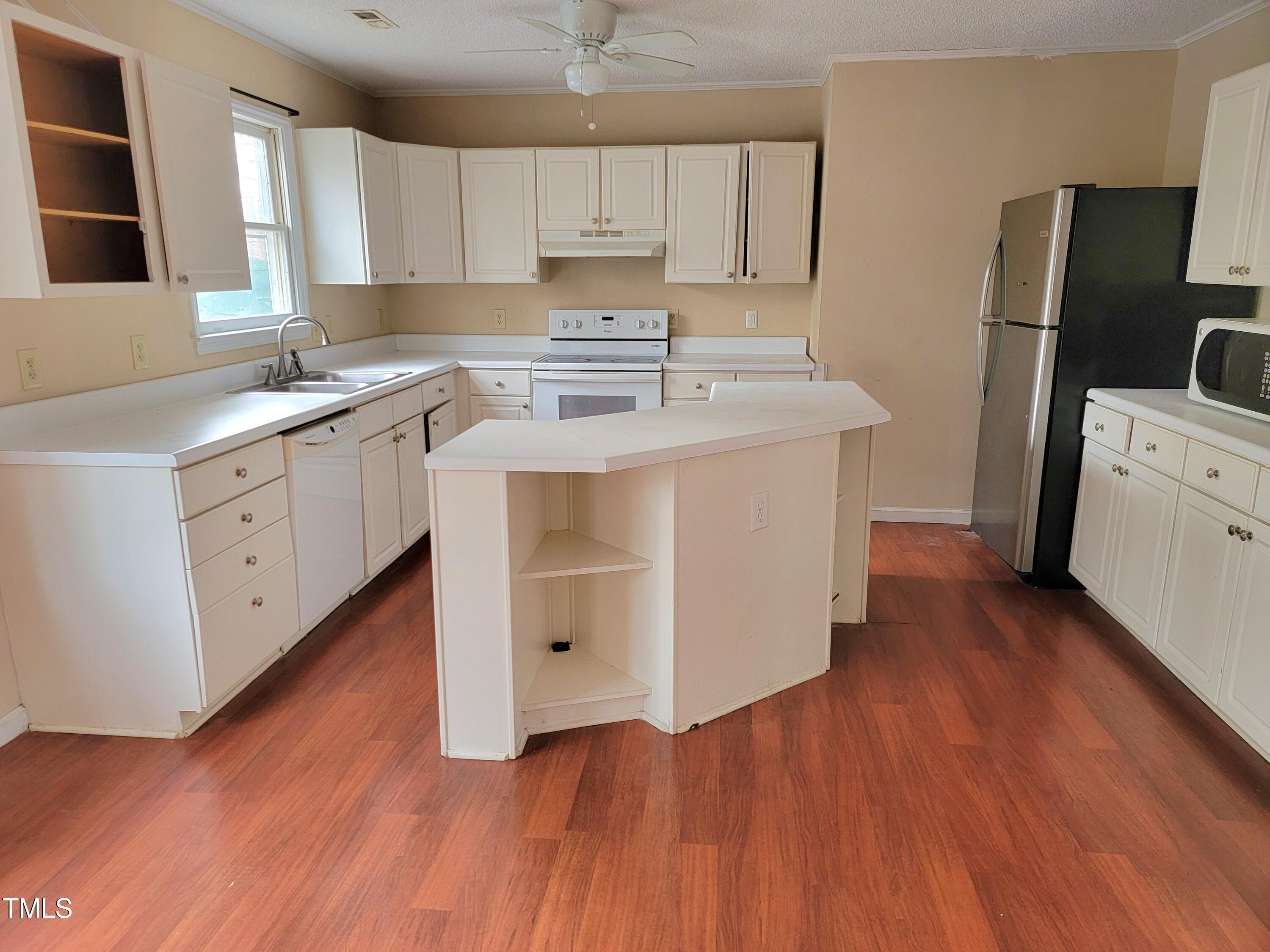 5604 Torness Court Property Photo 3