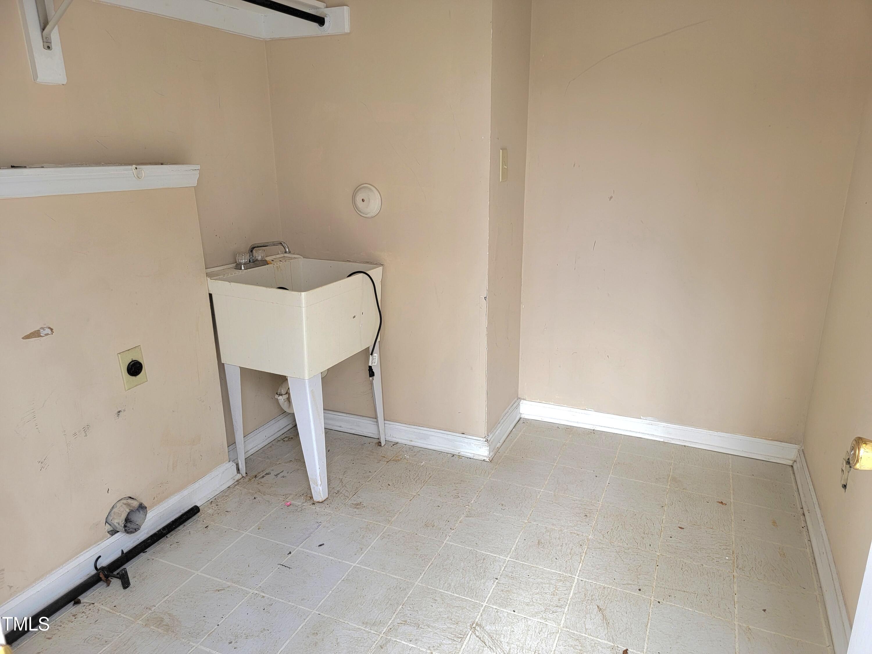 5604 Torness Court Property Photo 29