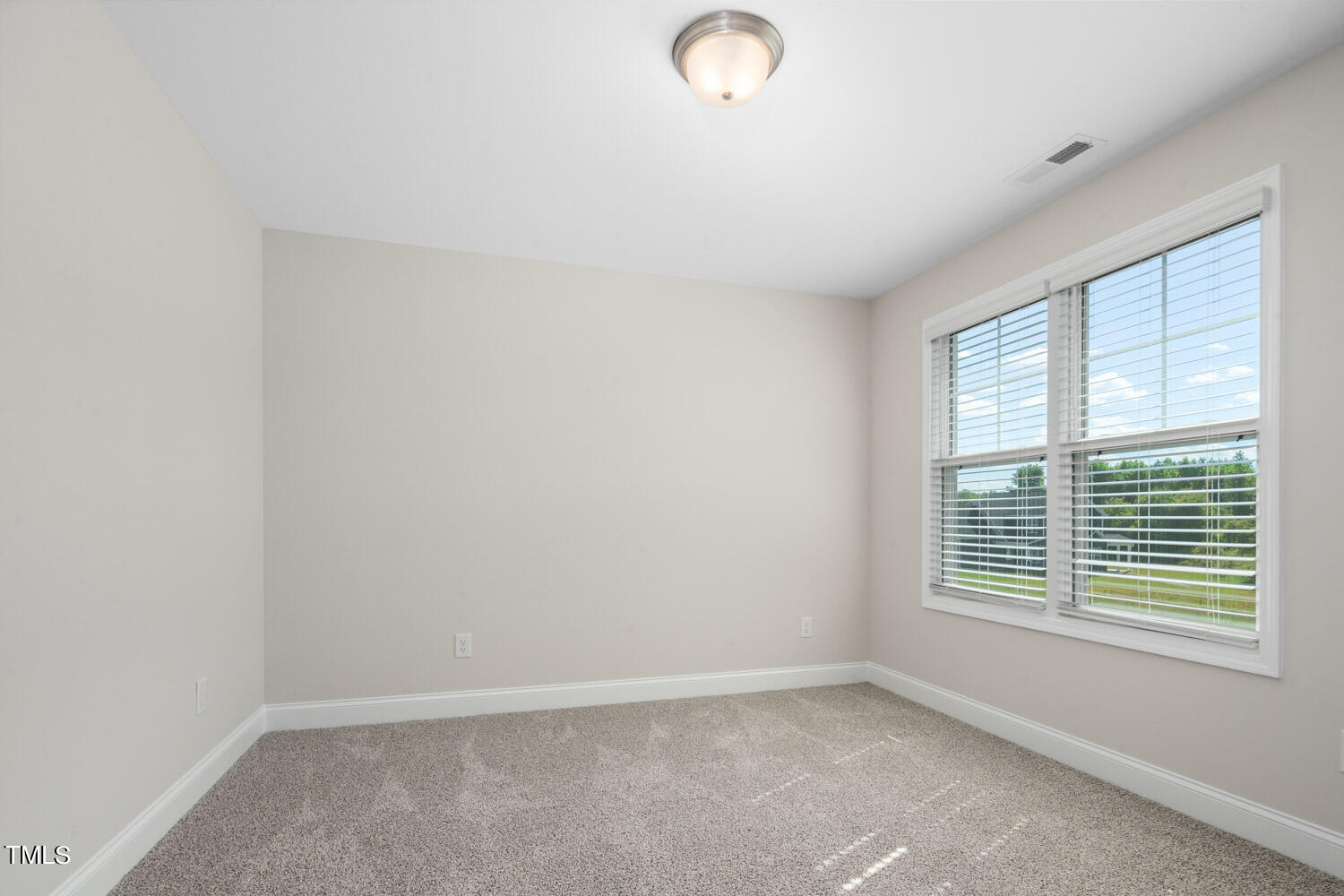98 Thistle Court Property Photo 37