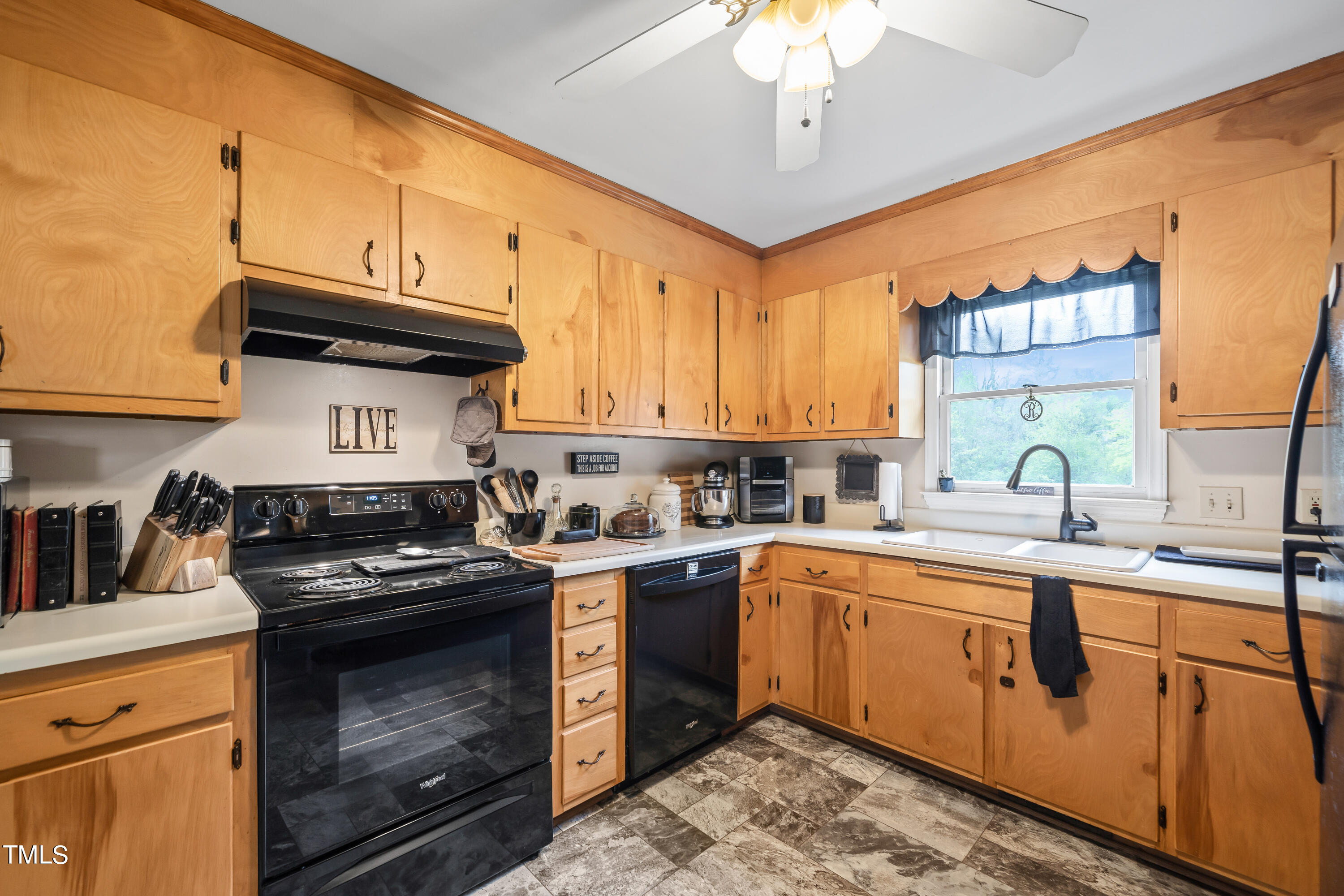 1114 Jefferson Street Property Photo 4