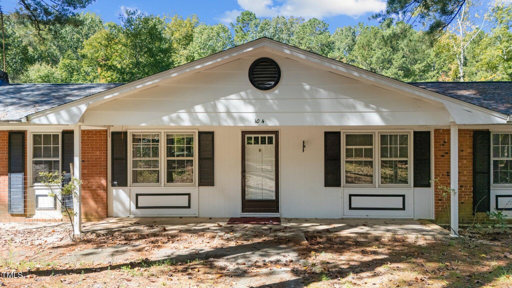 104 Lake Drive Property Photo 3