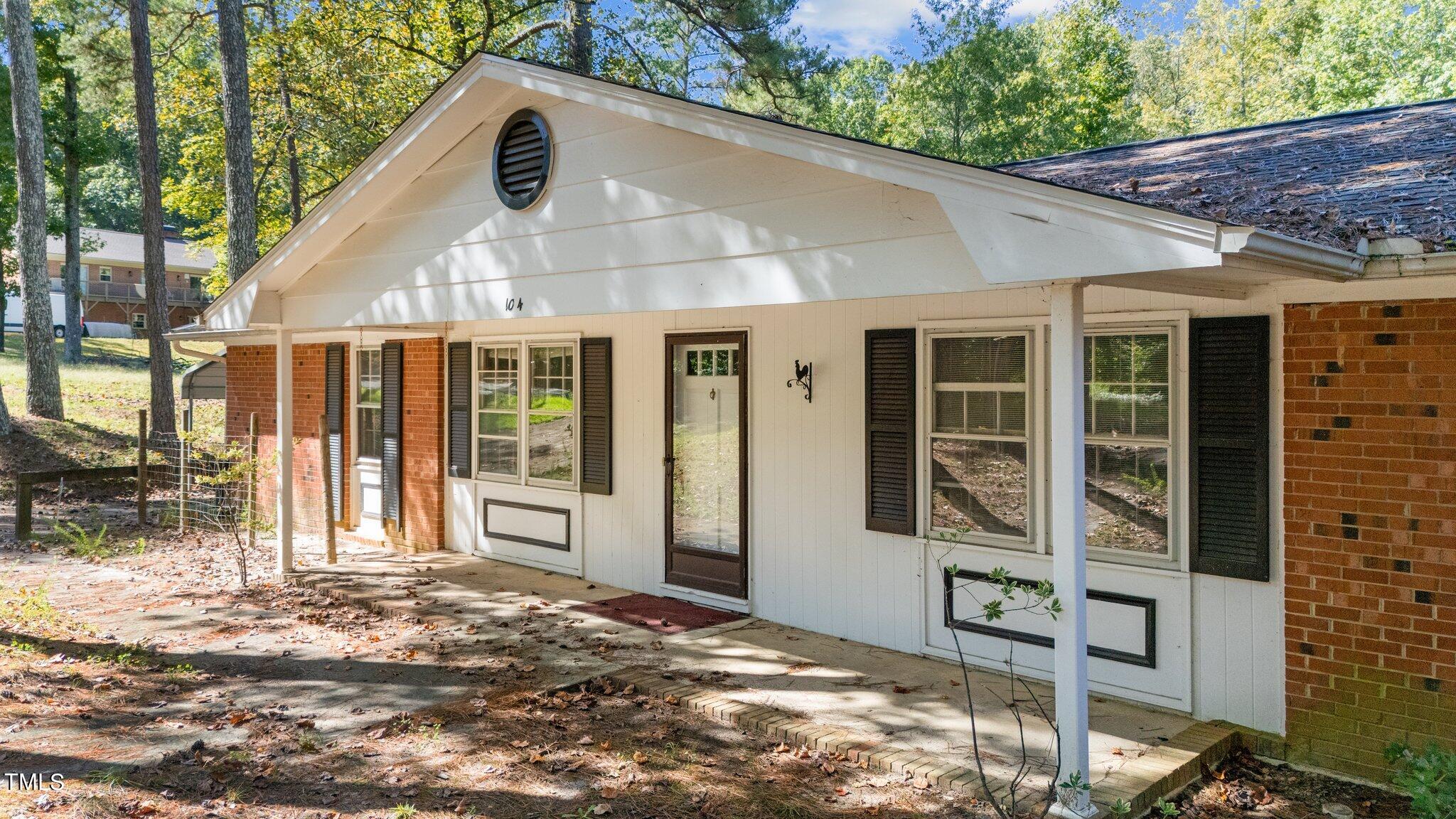104 Lake Drive Property Photo 4