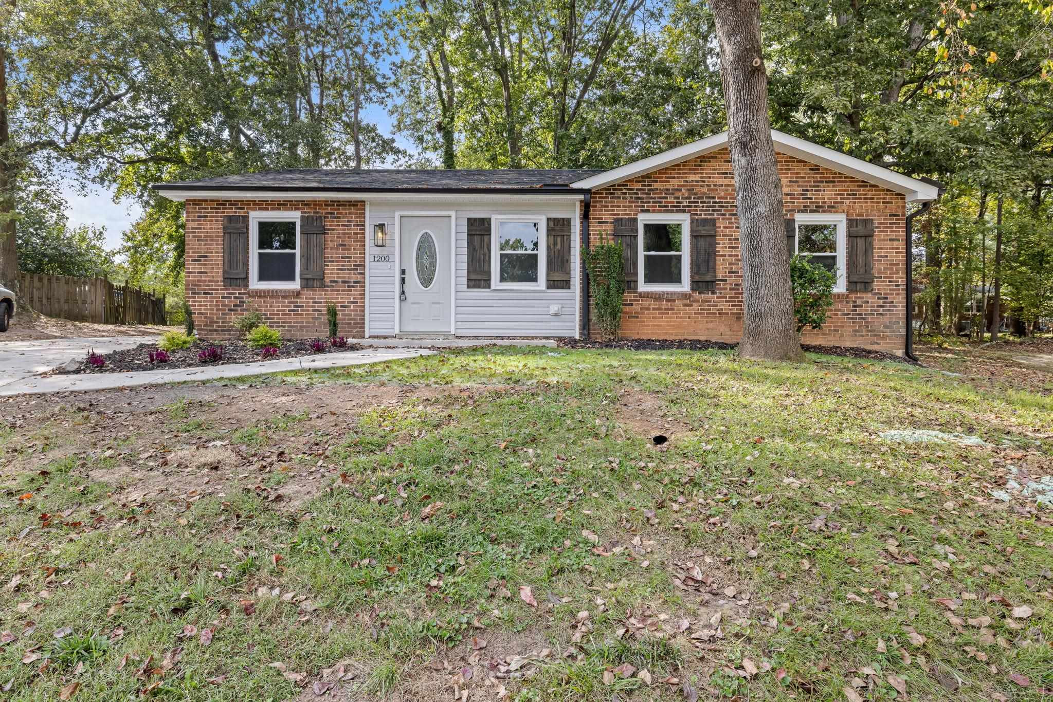 1200 Armstrong Circle Property Photo 1