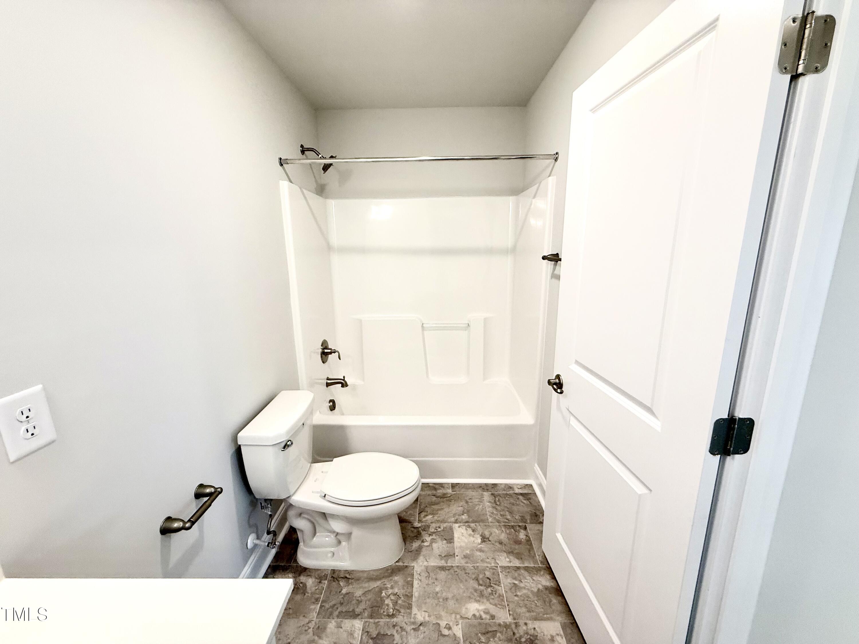 152 Southern Estates Drive Property Photo 28