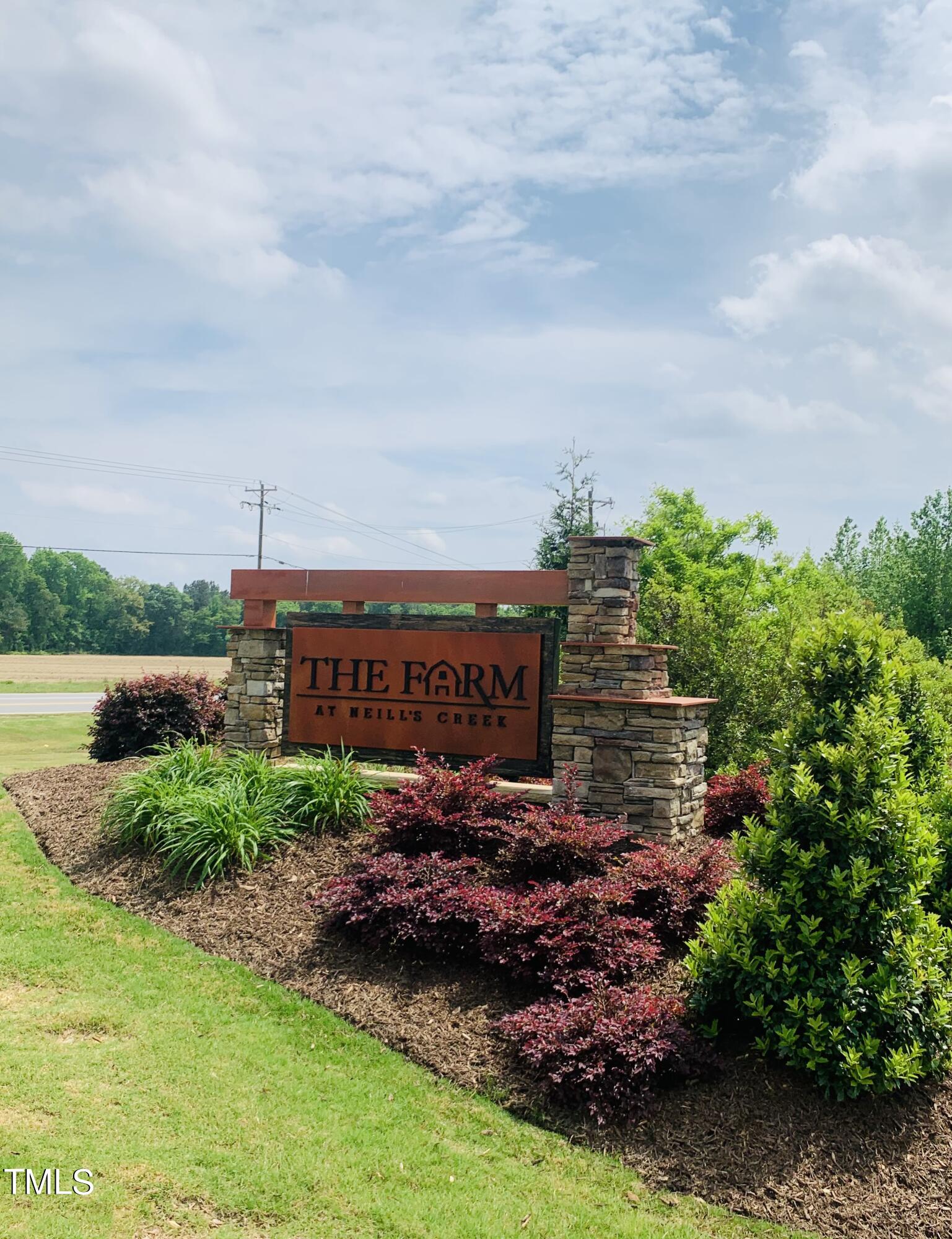 416 Winding Creek Drive Property Photo 8