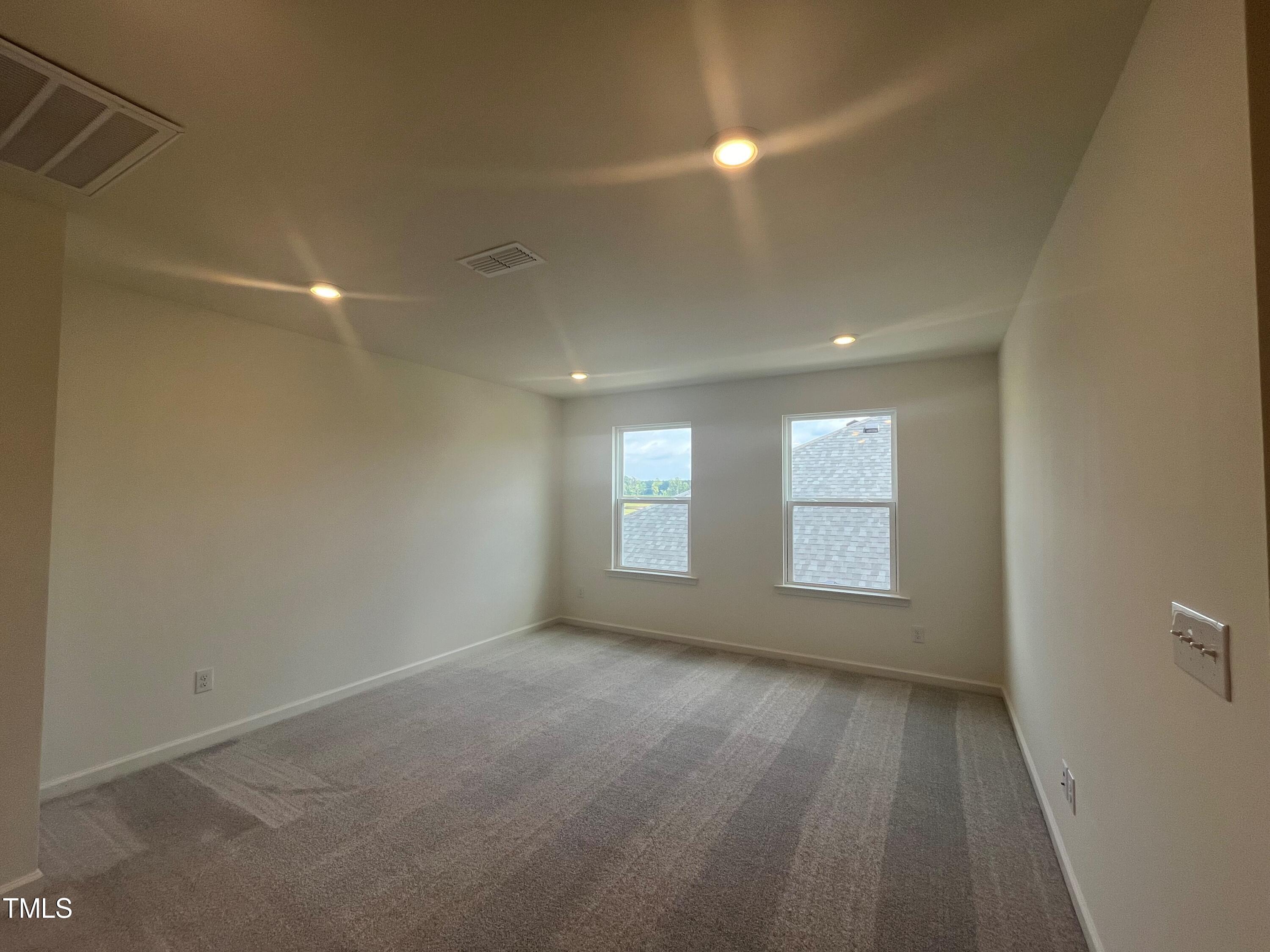 323 Chestnut Oak Lane Property Photo 8