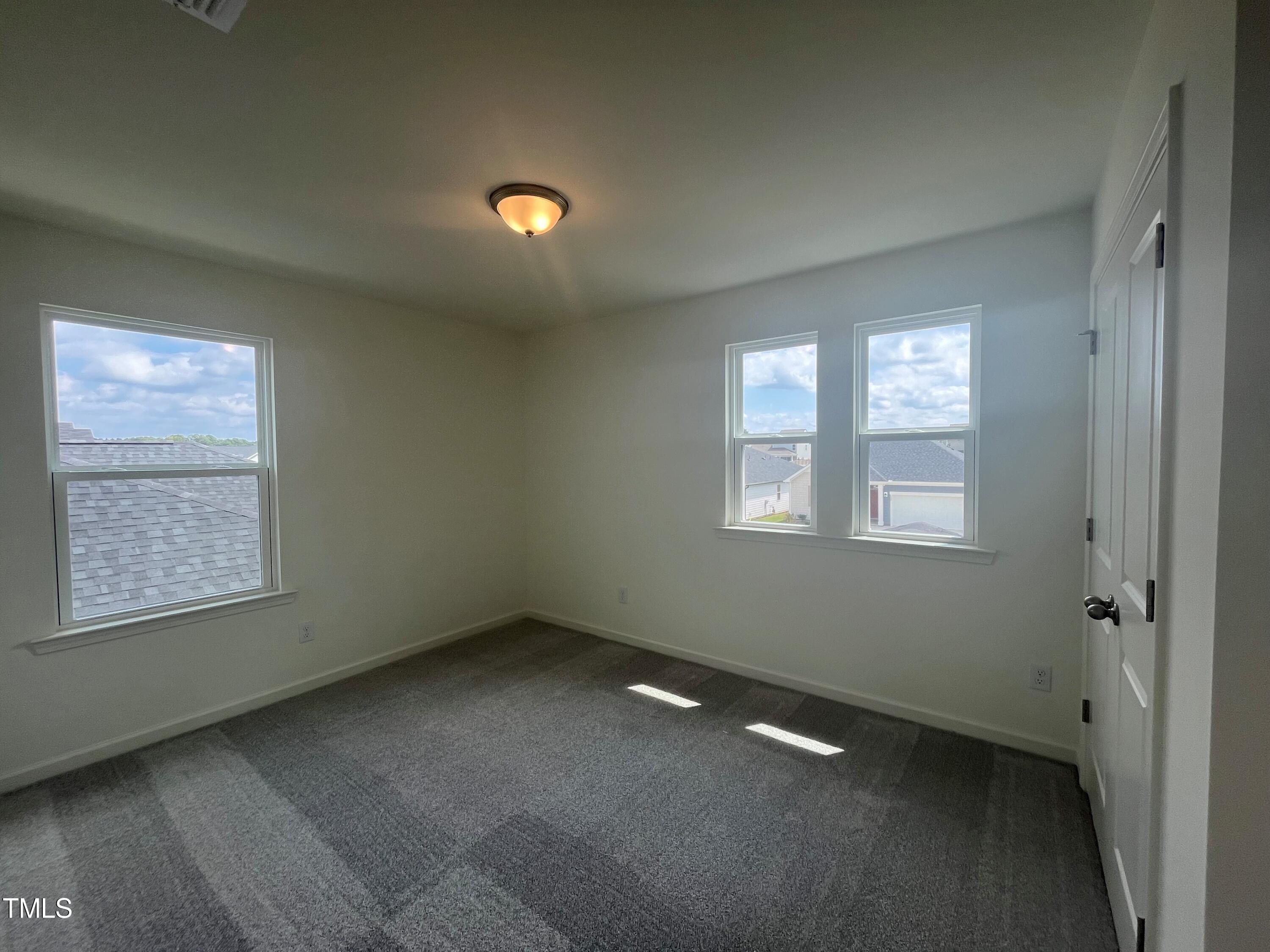 323 Chestnut Oak Lane Property Photo 12