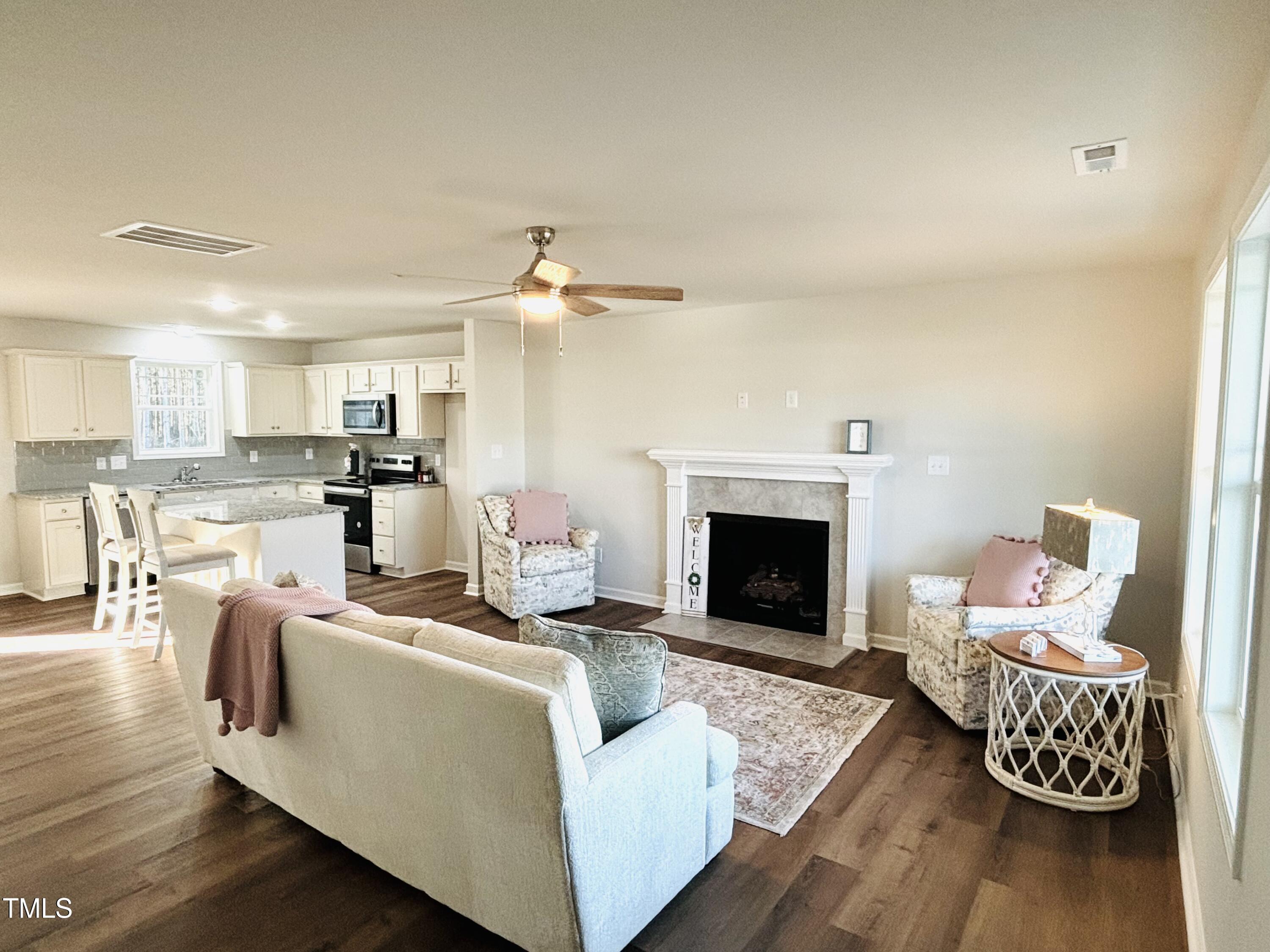 295 Earnest Way Property Photo 4