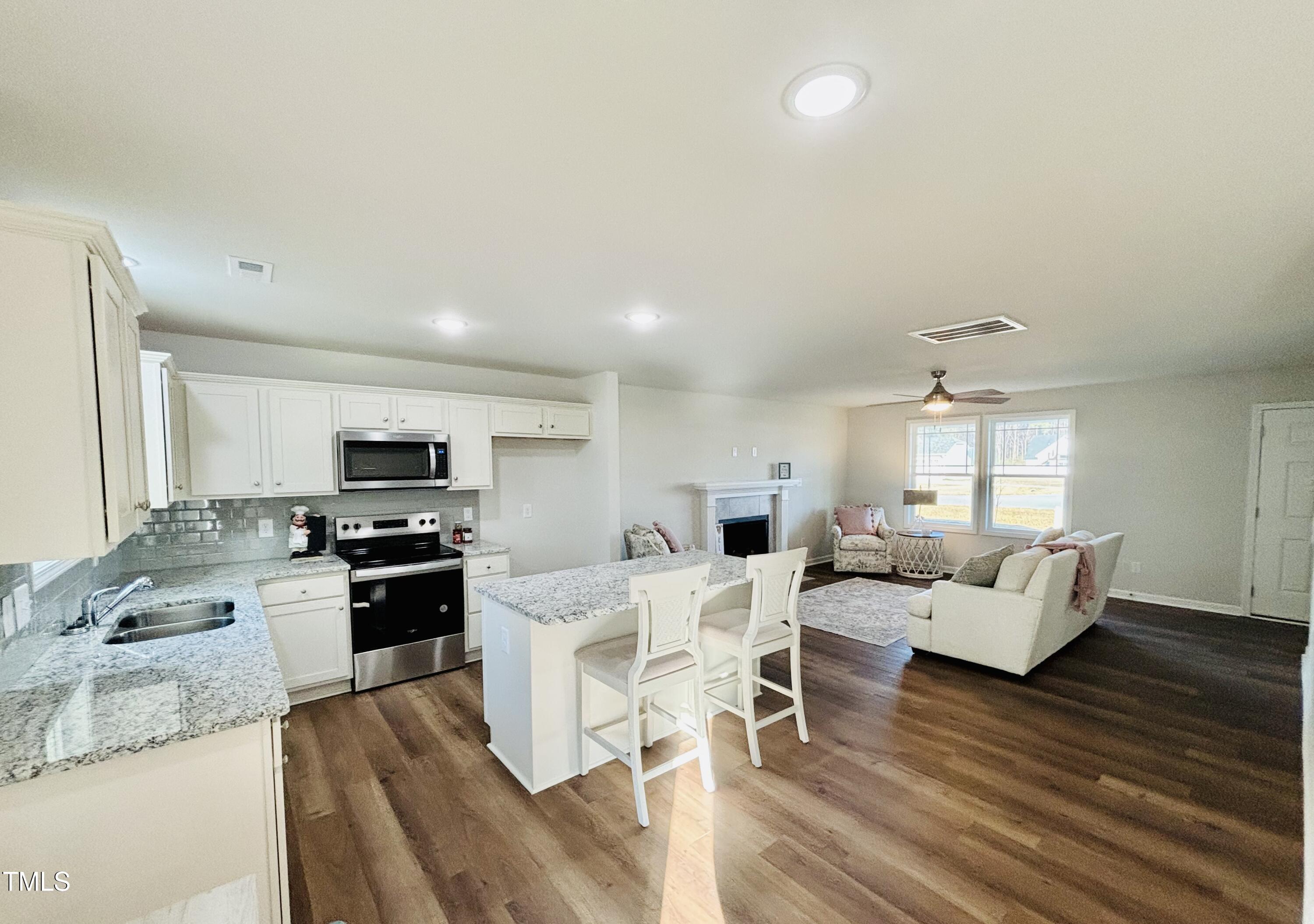 295 Earnest Way Property Photo 8