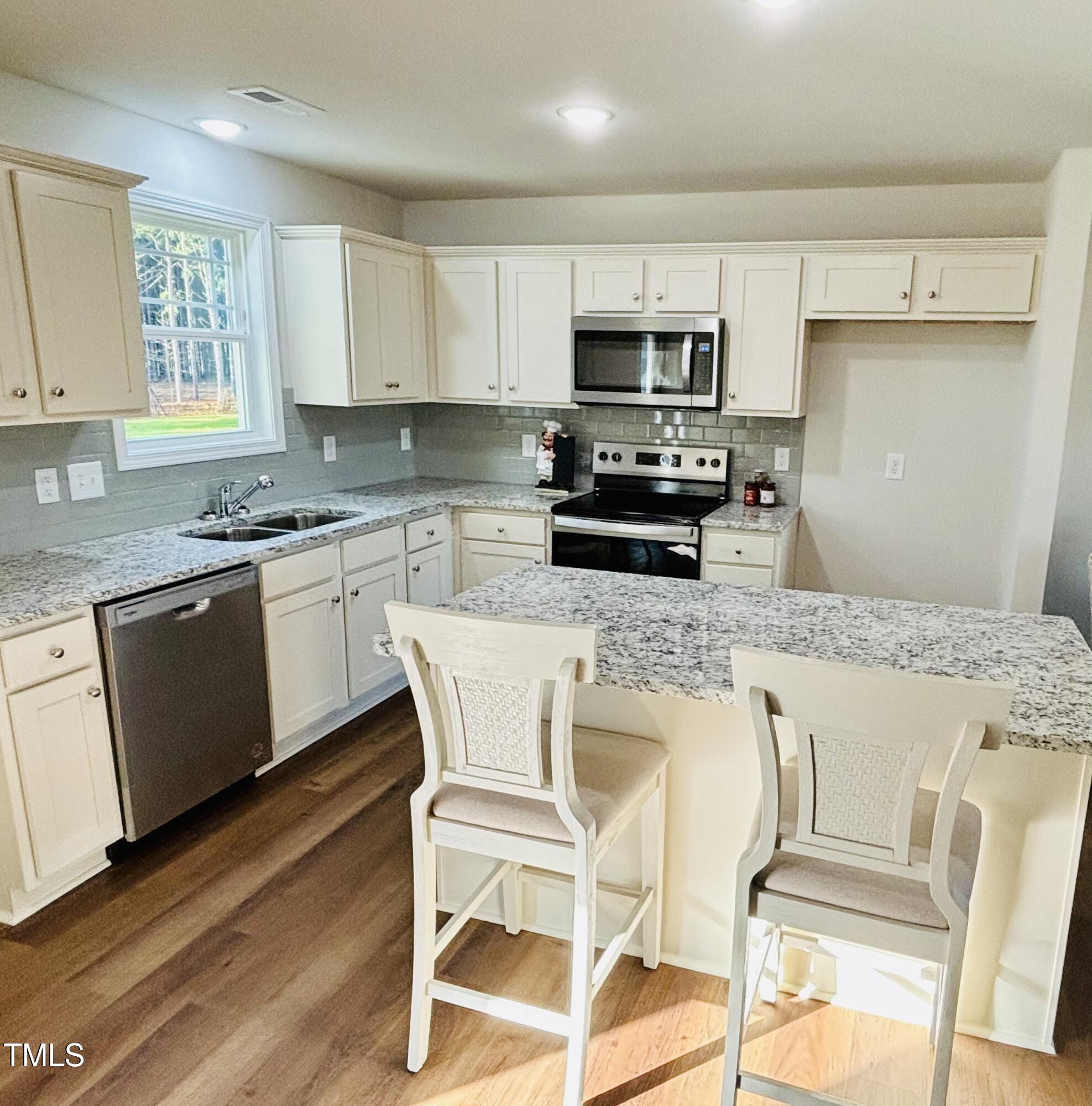 295 Earnest Way Property Photo 10