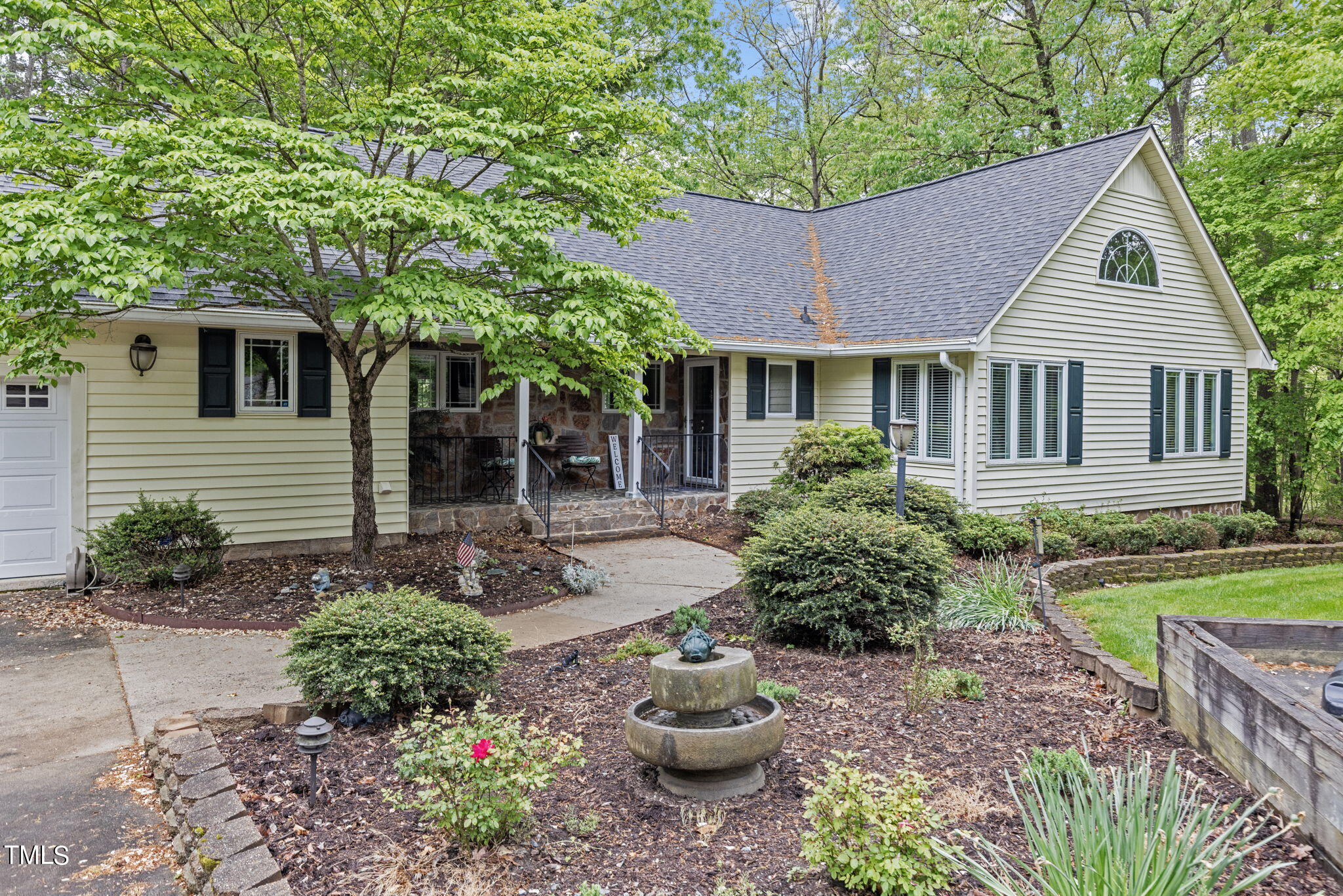 183 Stonegate Drive Property Photo 2