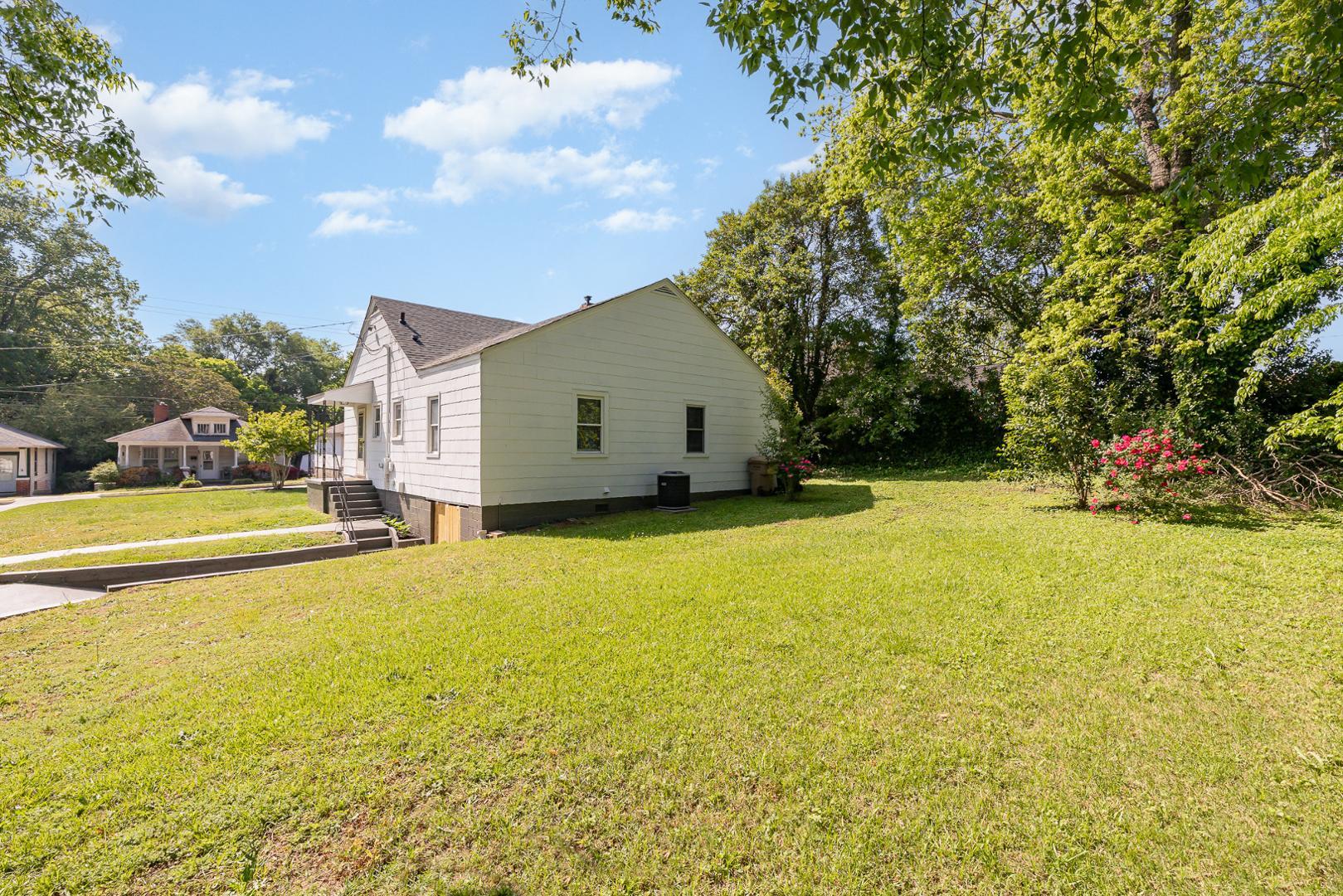 302 N Fayetteville Street Property Photo 16