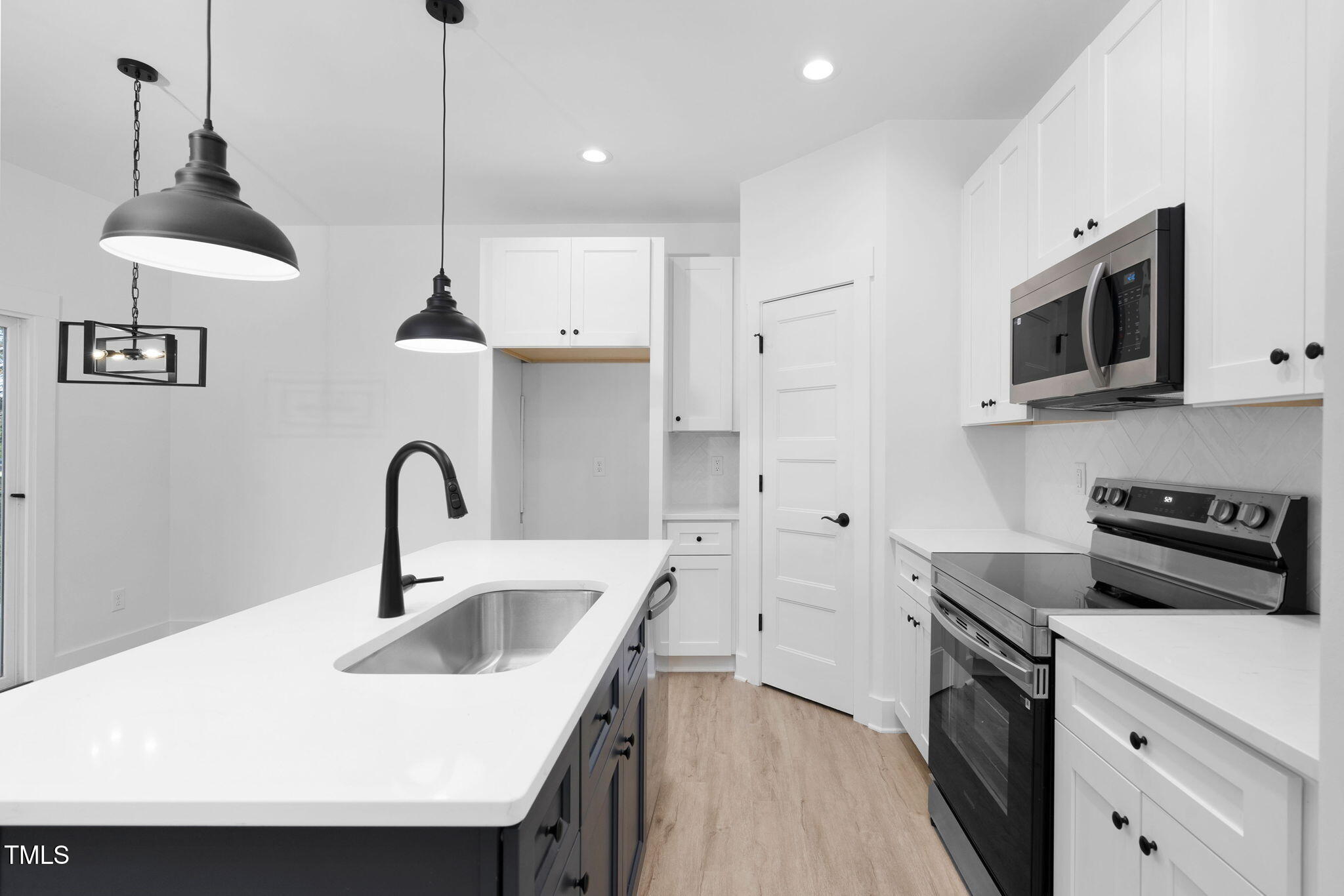 329 Roxboro Street Property Photo 8