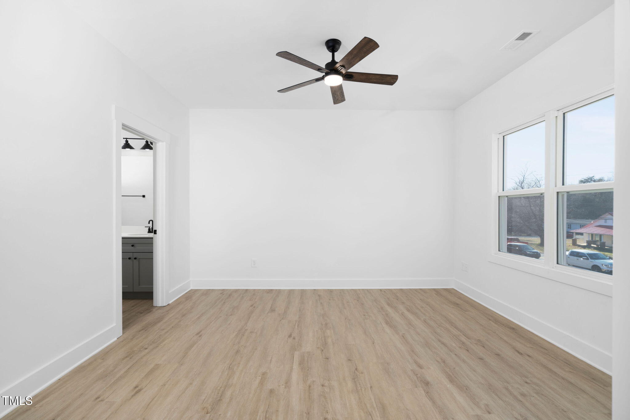 329 Roxboro Street Property Photo 18
