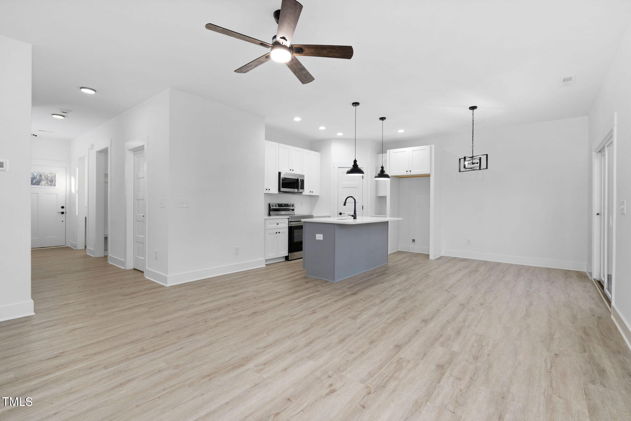 331 Roxboro Street Property Photo 6