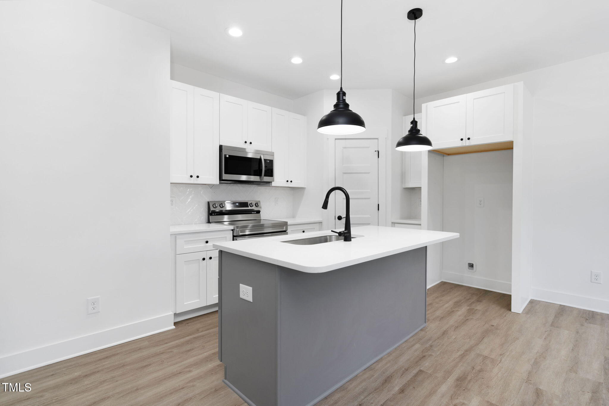 331 Roxboro Street Property Photo 8