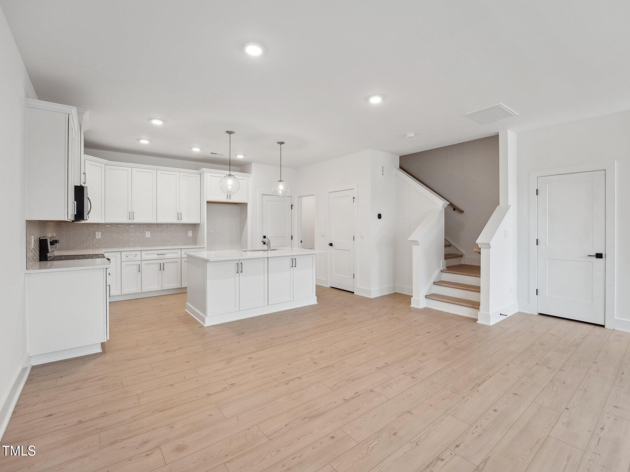 814 Barlow Drive Property Photo 3