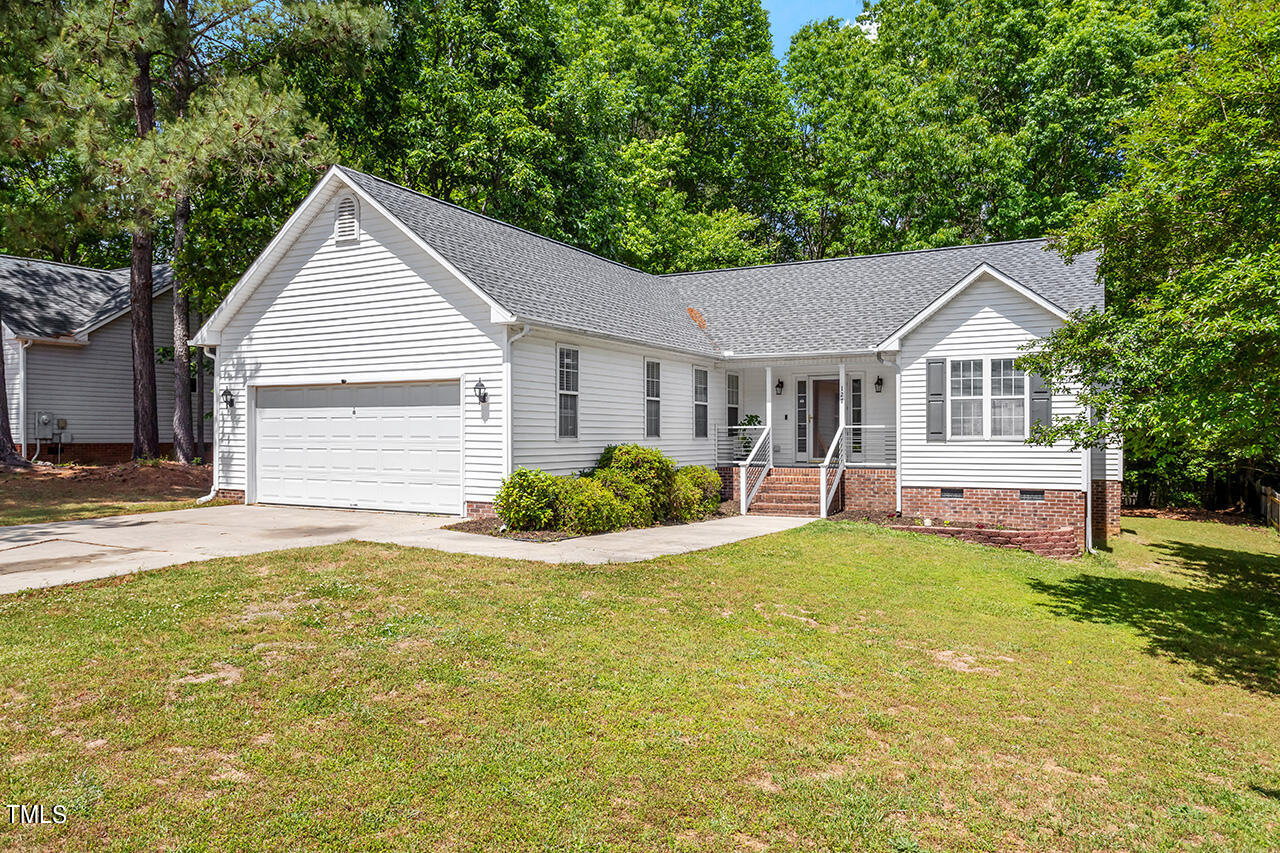 127 Lily Crossing Property Photo 2