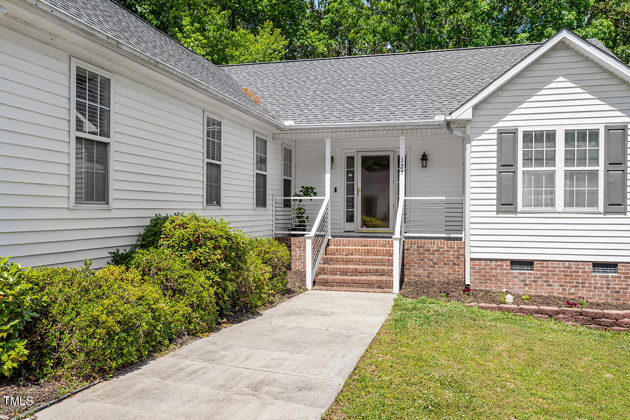 127 Lily Crossing Property Photo 3