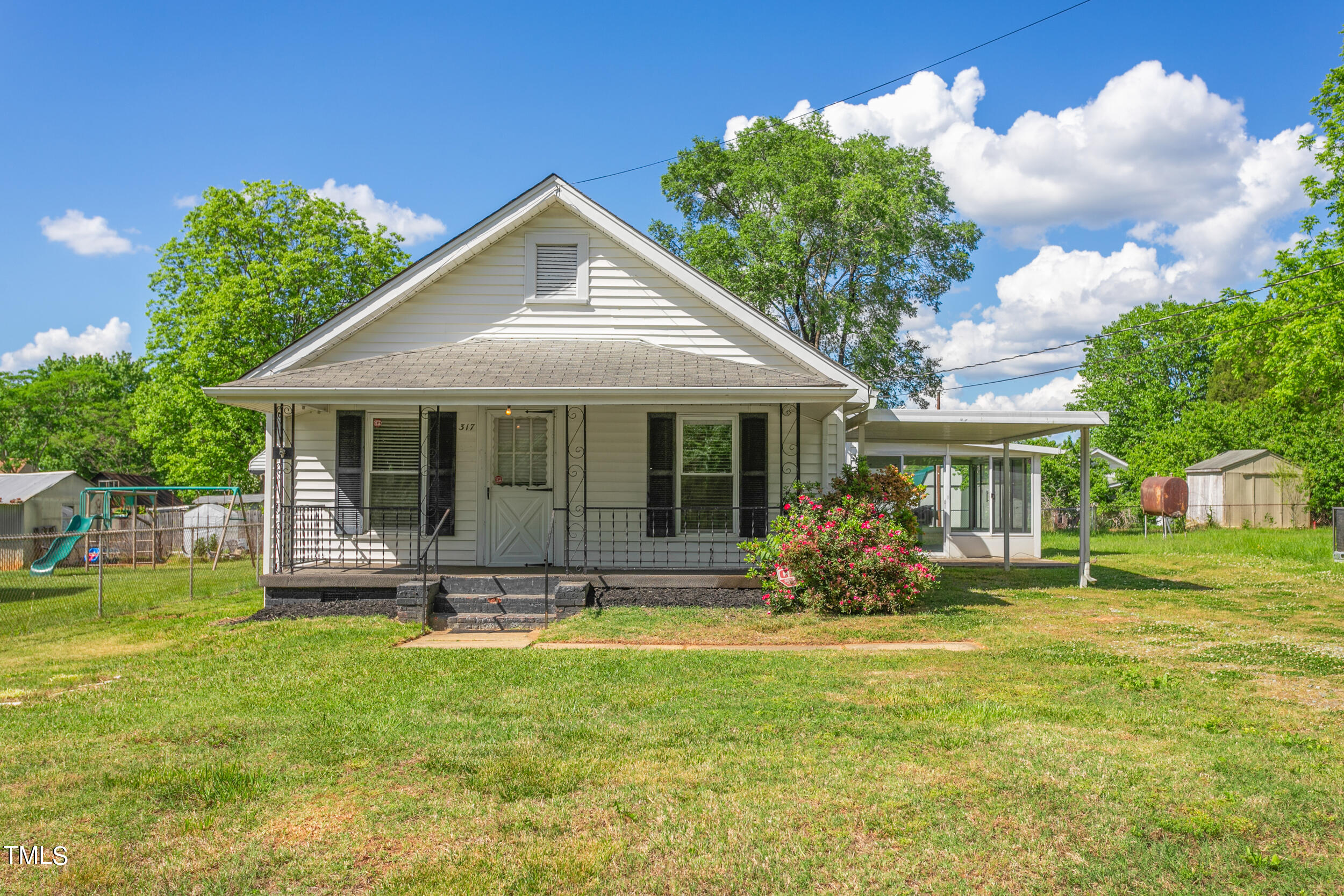 317 Quintas Avenue Property Photo