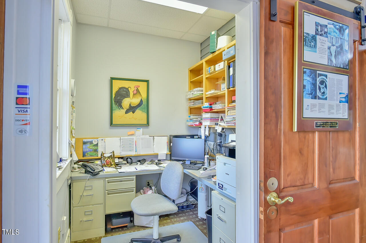 144 Celebrity Dairy Way Property Photo 32