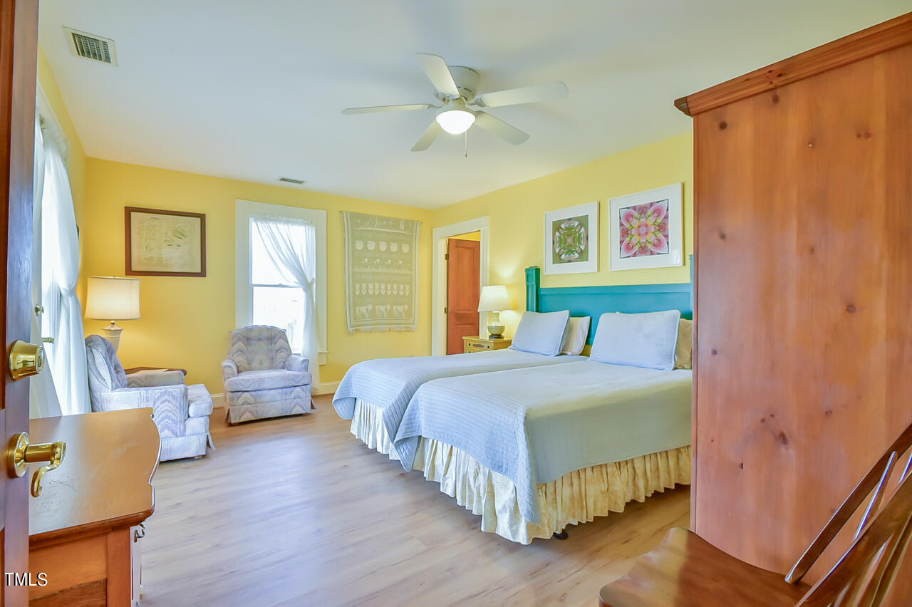 144 Celebrity Dairy Way Property Photo 38