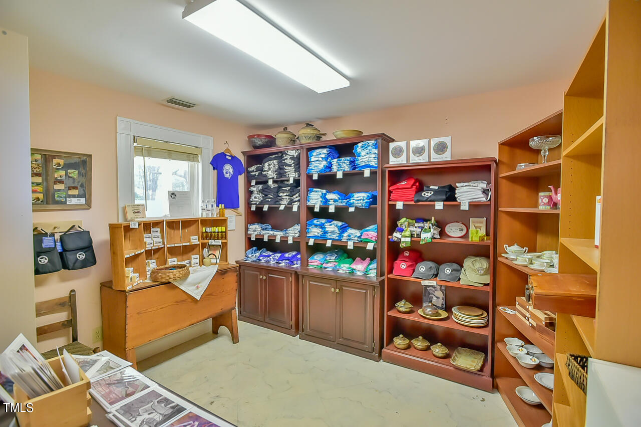 144 Celebrity Dairy Way Property Photo 57