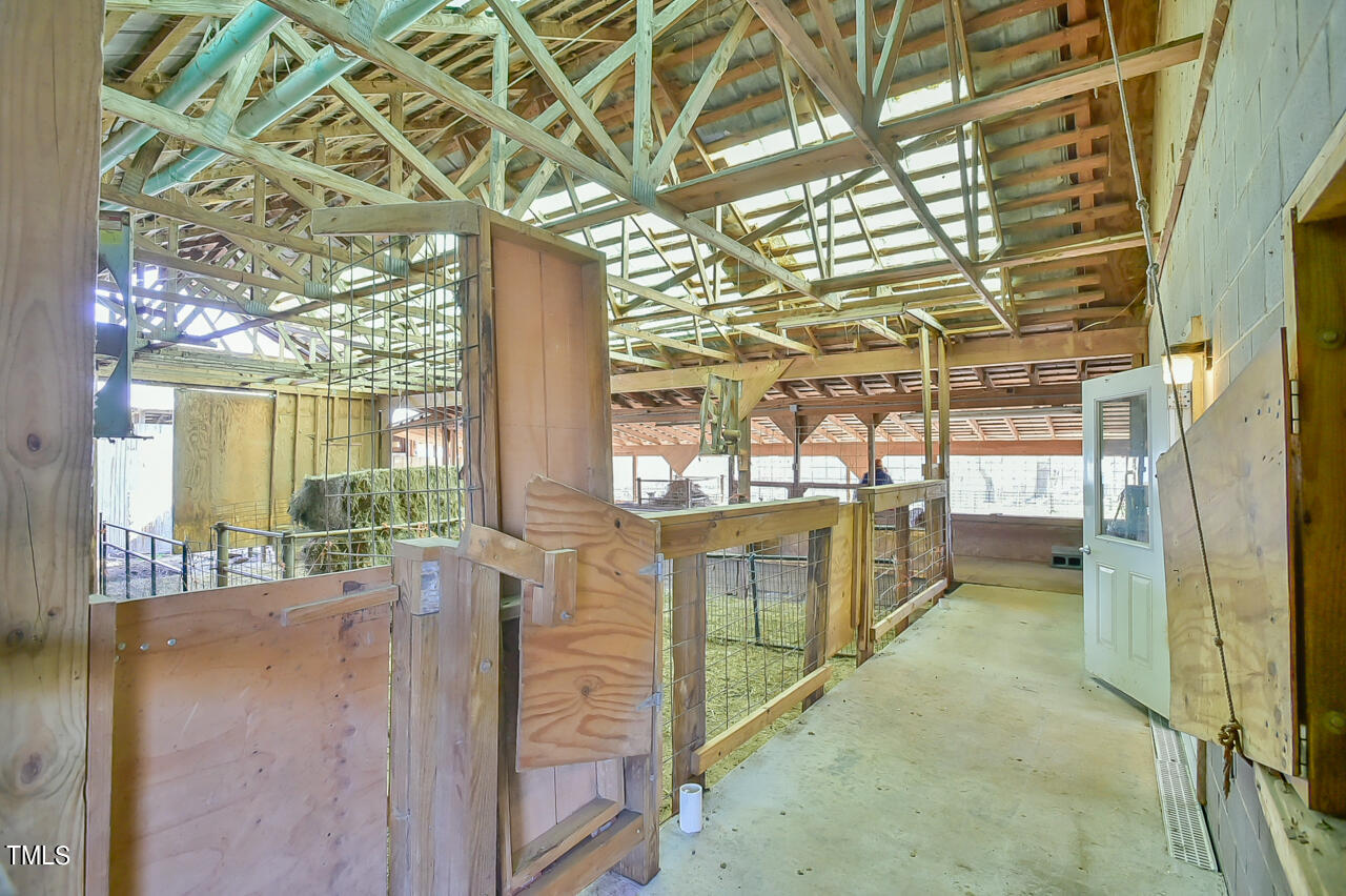 144 Celebrity Dairy Way Property Photo 65