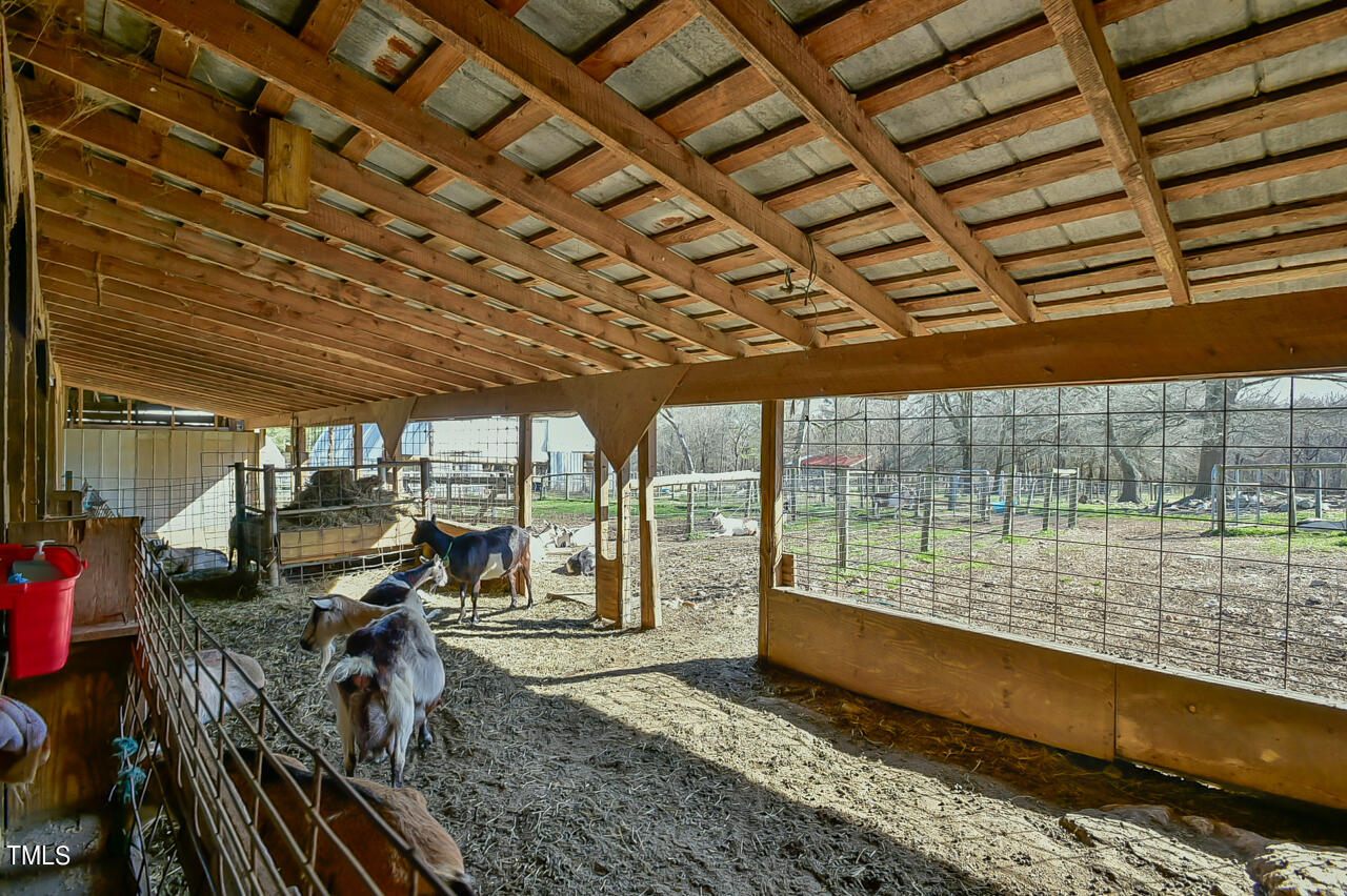 144 Celebrity Dairy Way Property Photo 68