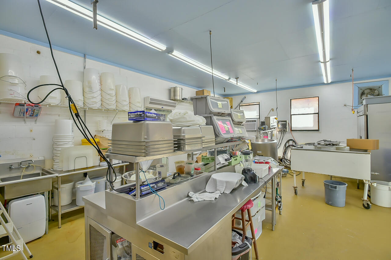 144 Celebrity Dairy Way Property Photo 75